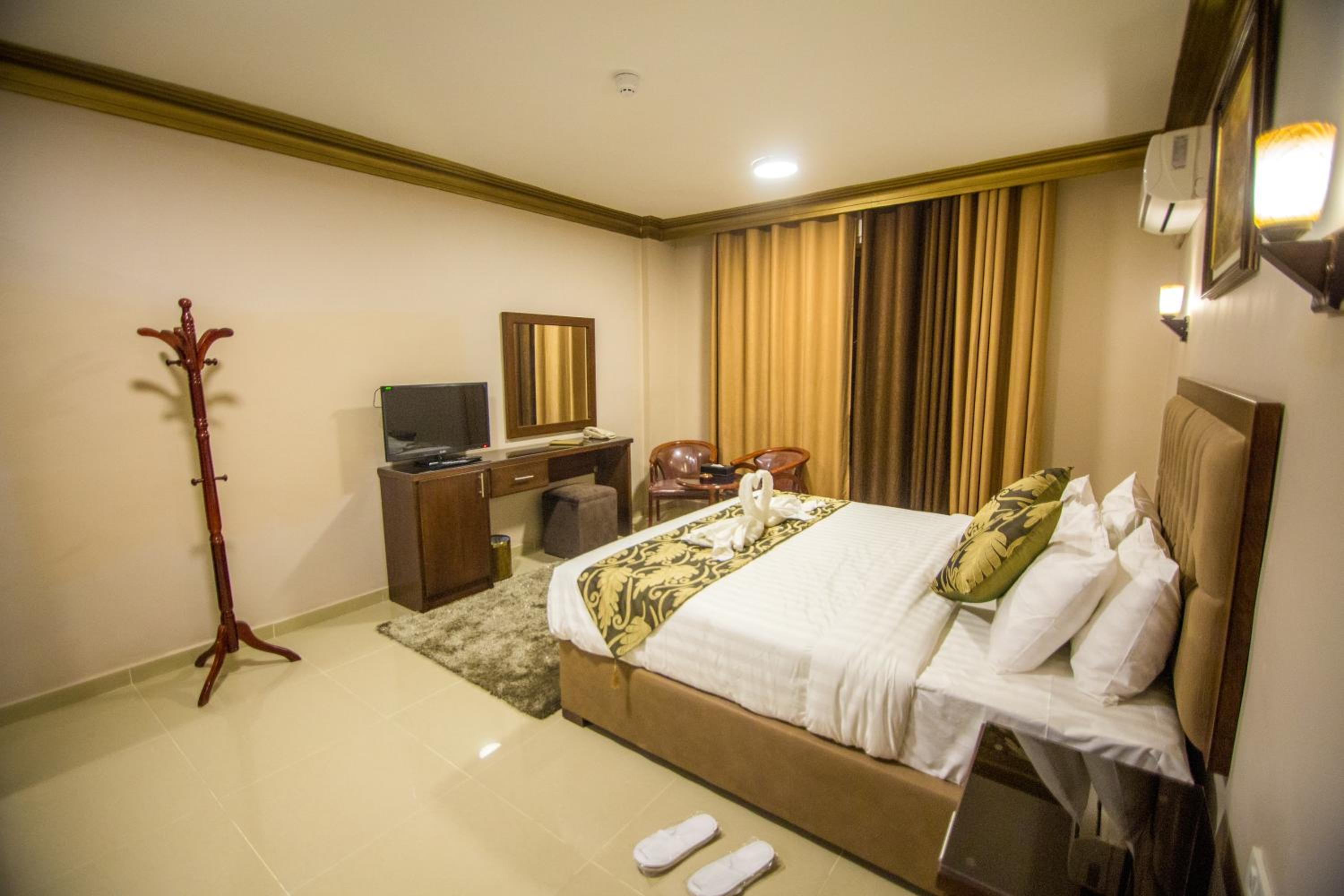 Standard Queen Room with Two Queen Beds