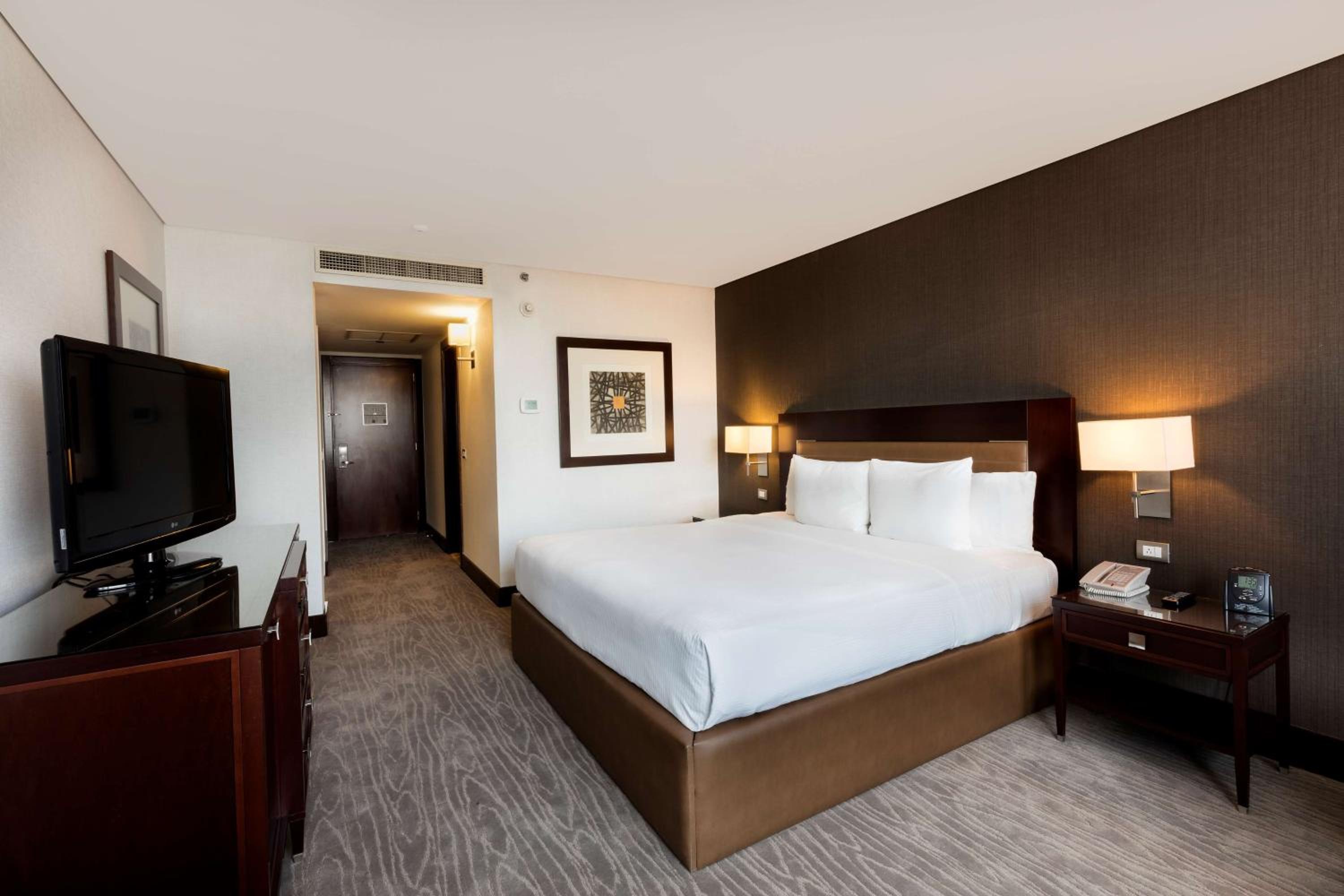 King Room with Alameda View - High Floor