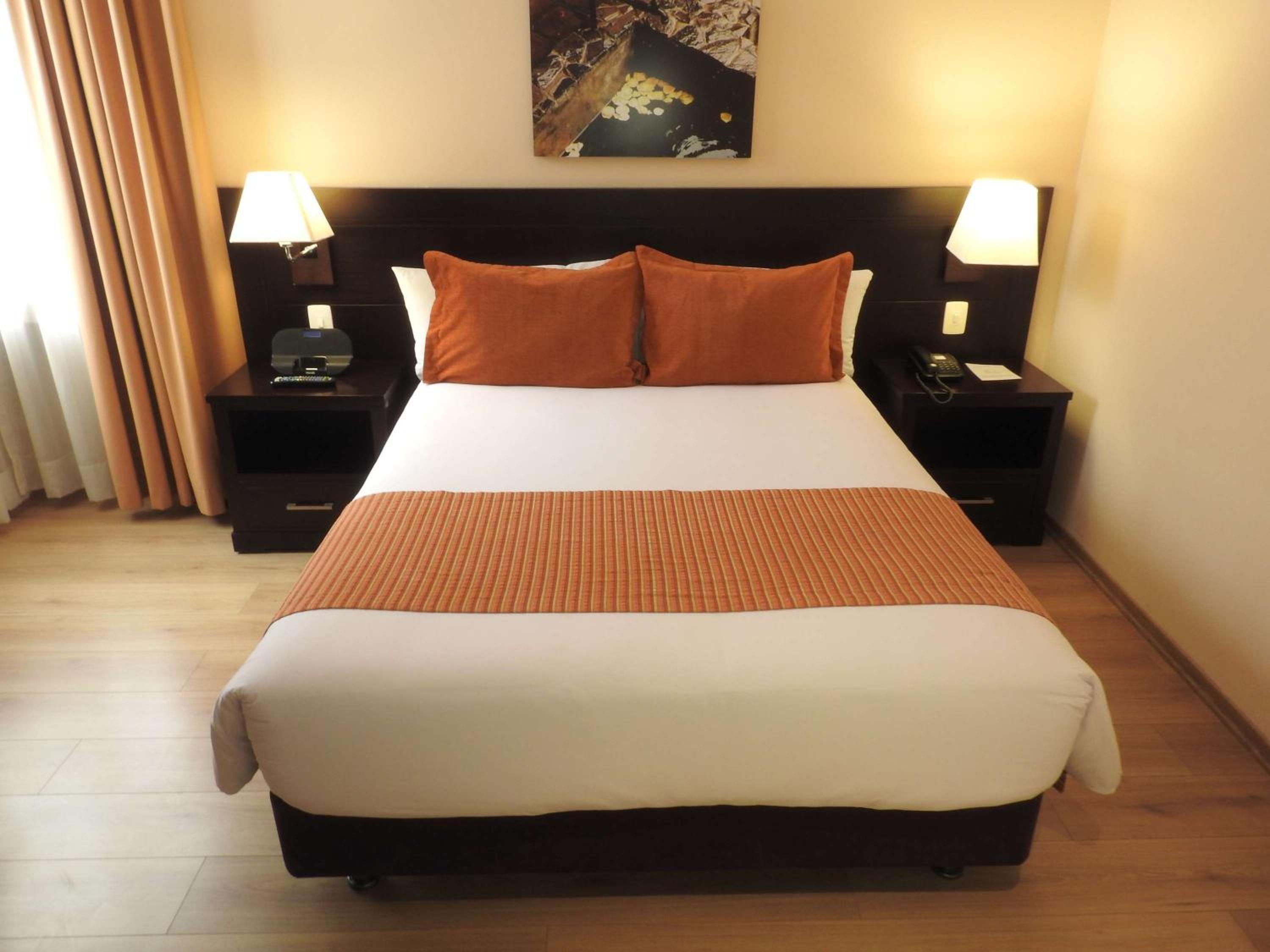 Superior King Room with One King Bed