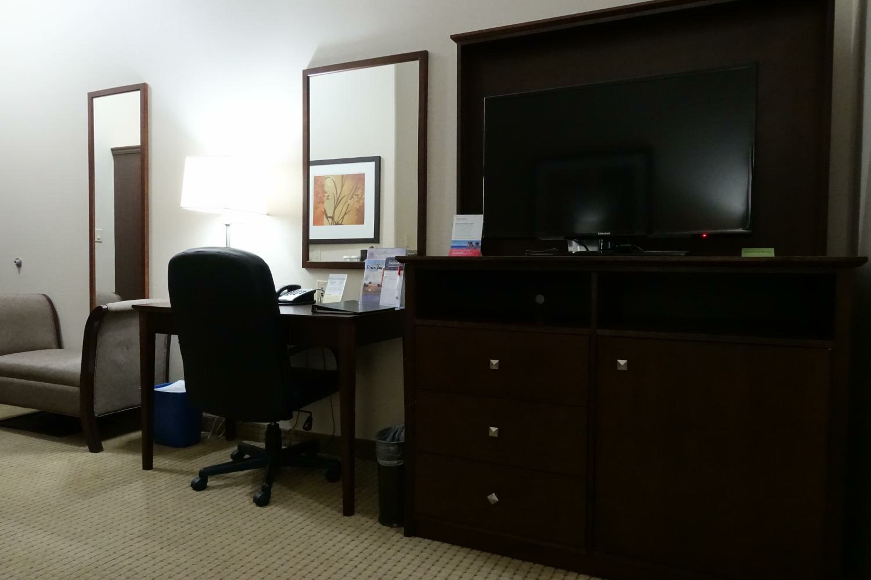 Deluxe Queen Room with Two Queen Beds - Non-Smoking