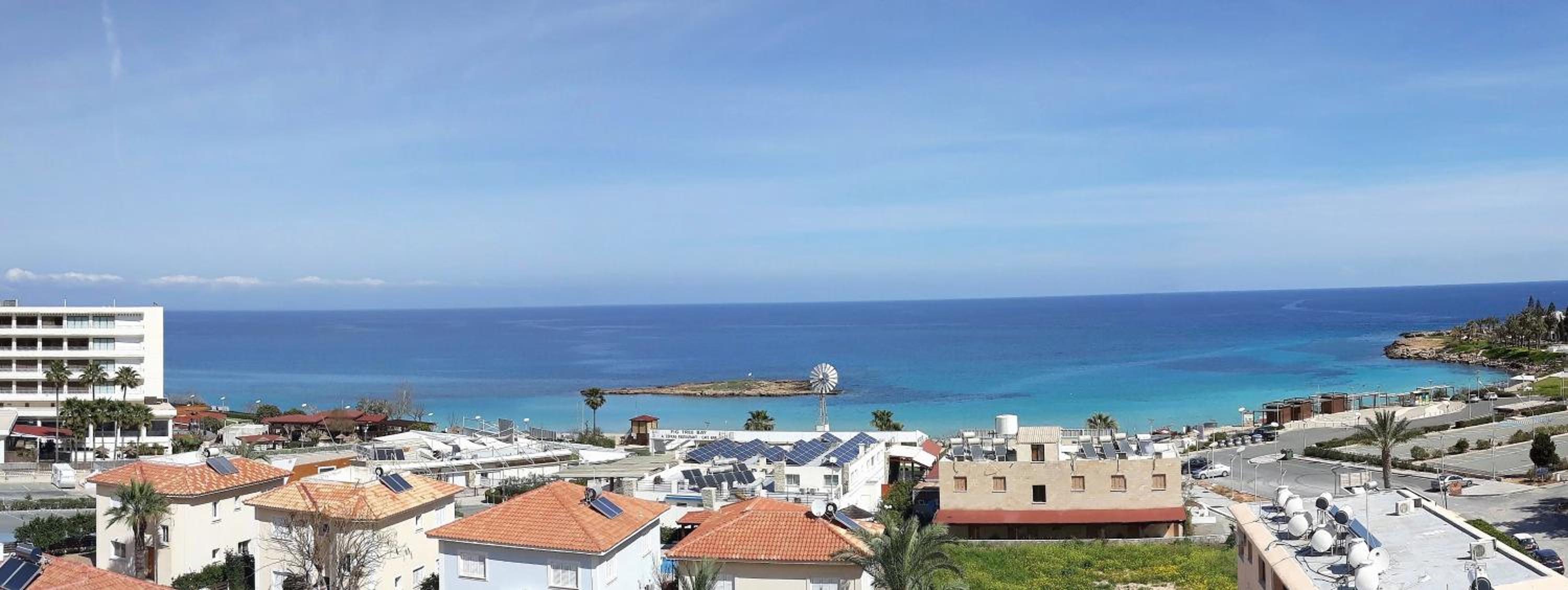 Loft Suite with Inland View - Split Level (3 Adults)