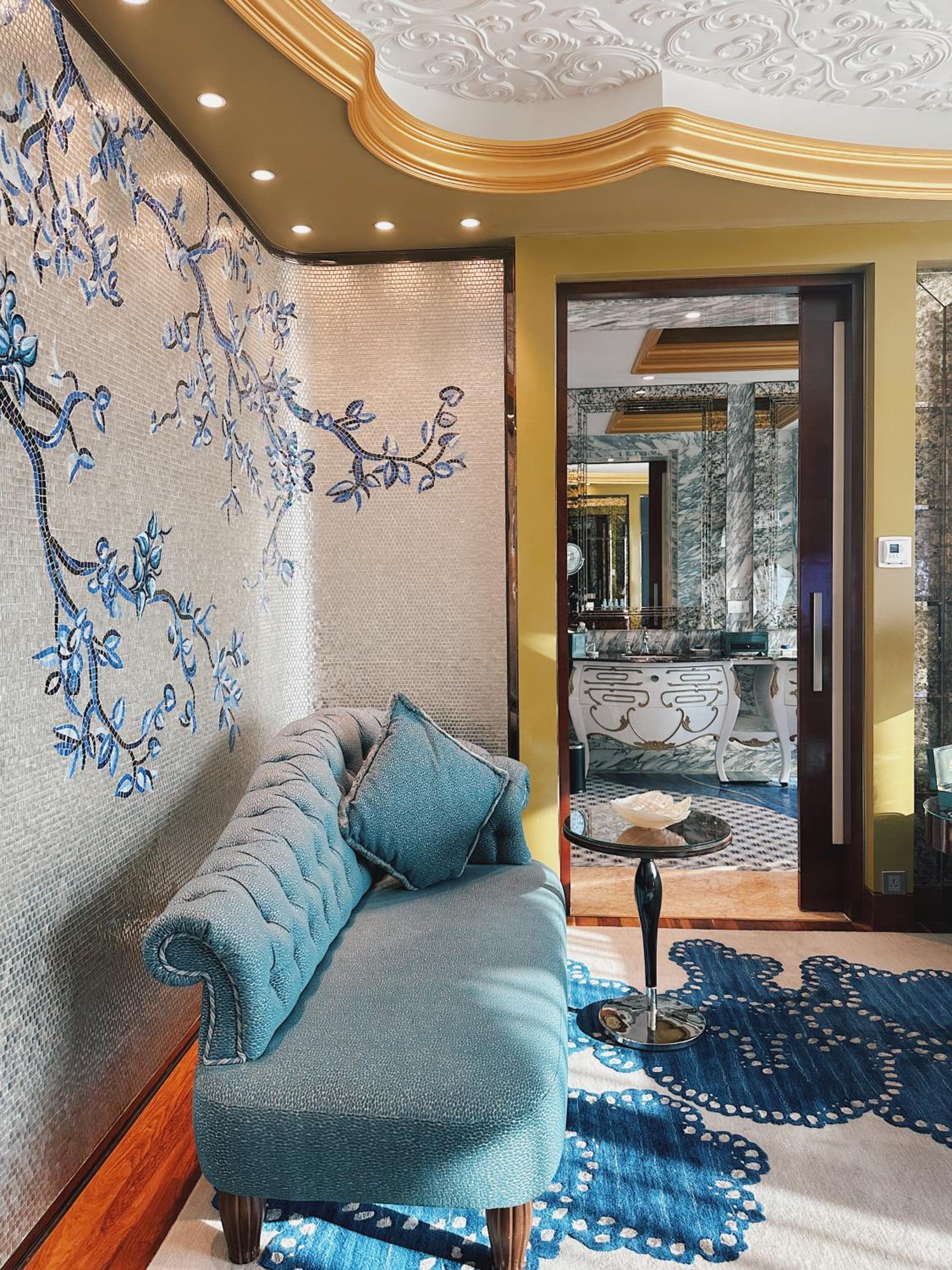 Junior Suite High Floor with Executive Lounge Access