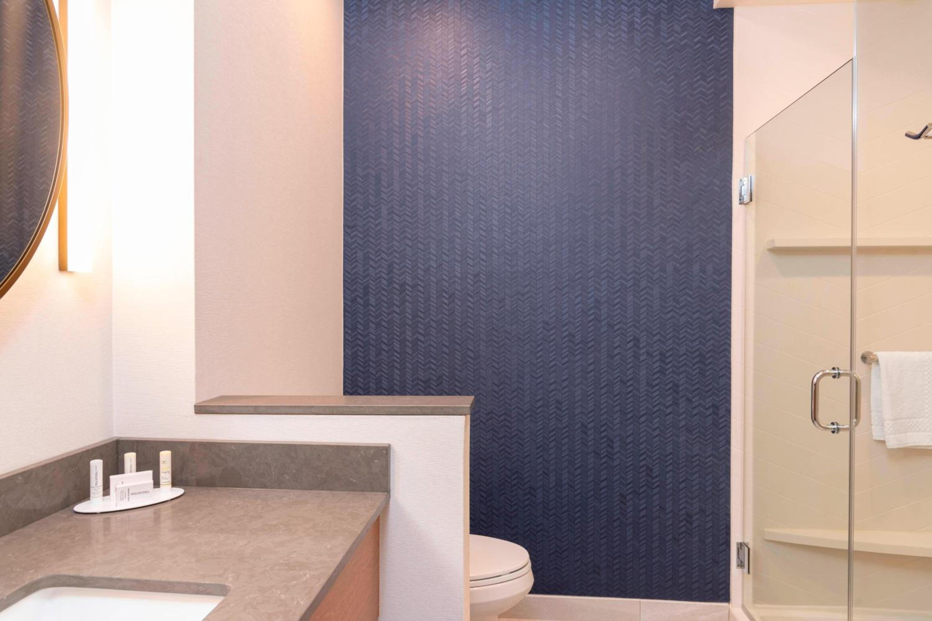 King &amp; Twin Bunks Silo, Suite, King