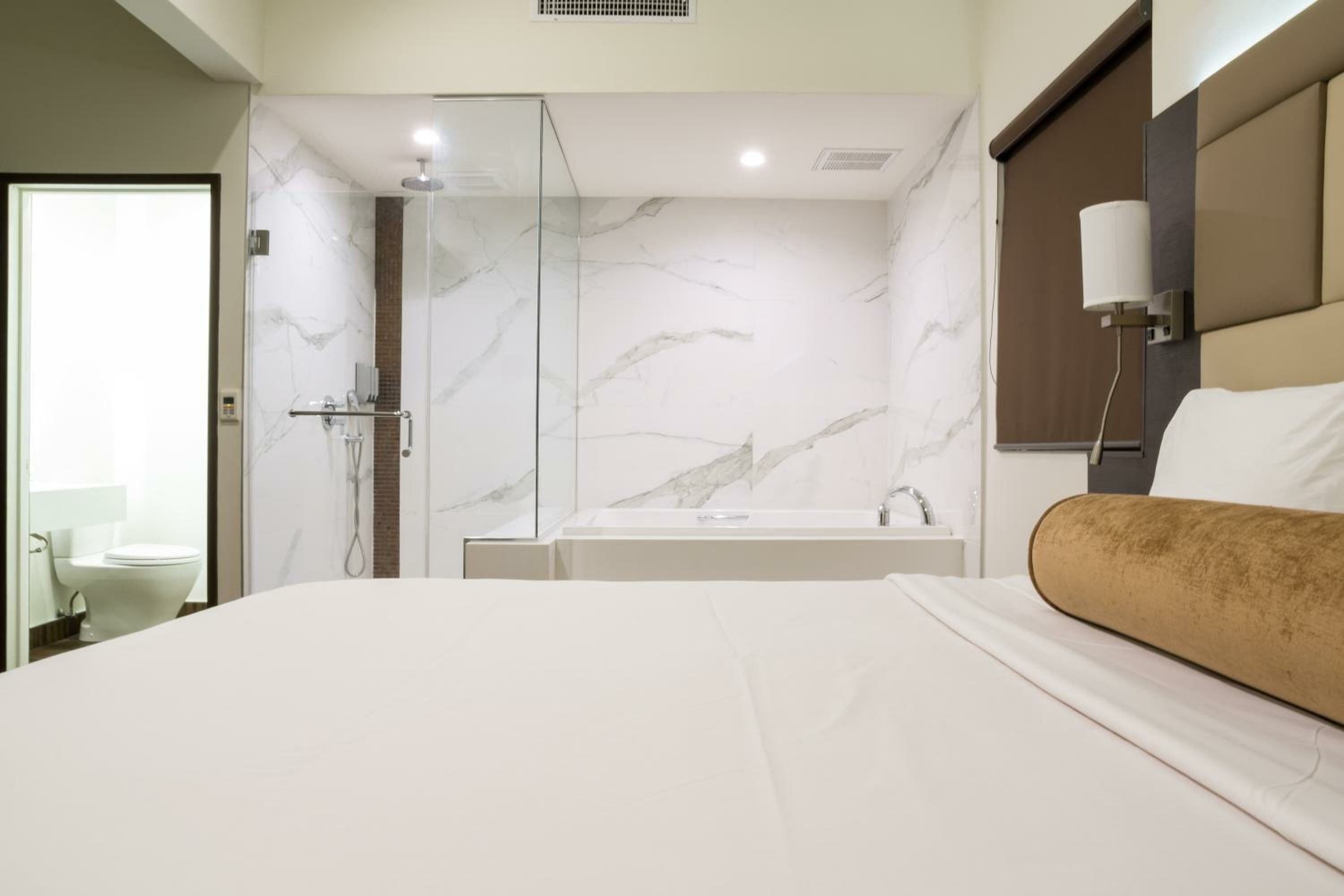 Romantic Suite, 1 King Bed, Jetted Tub