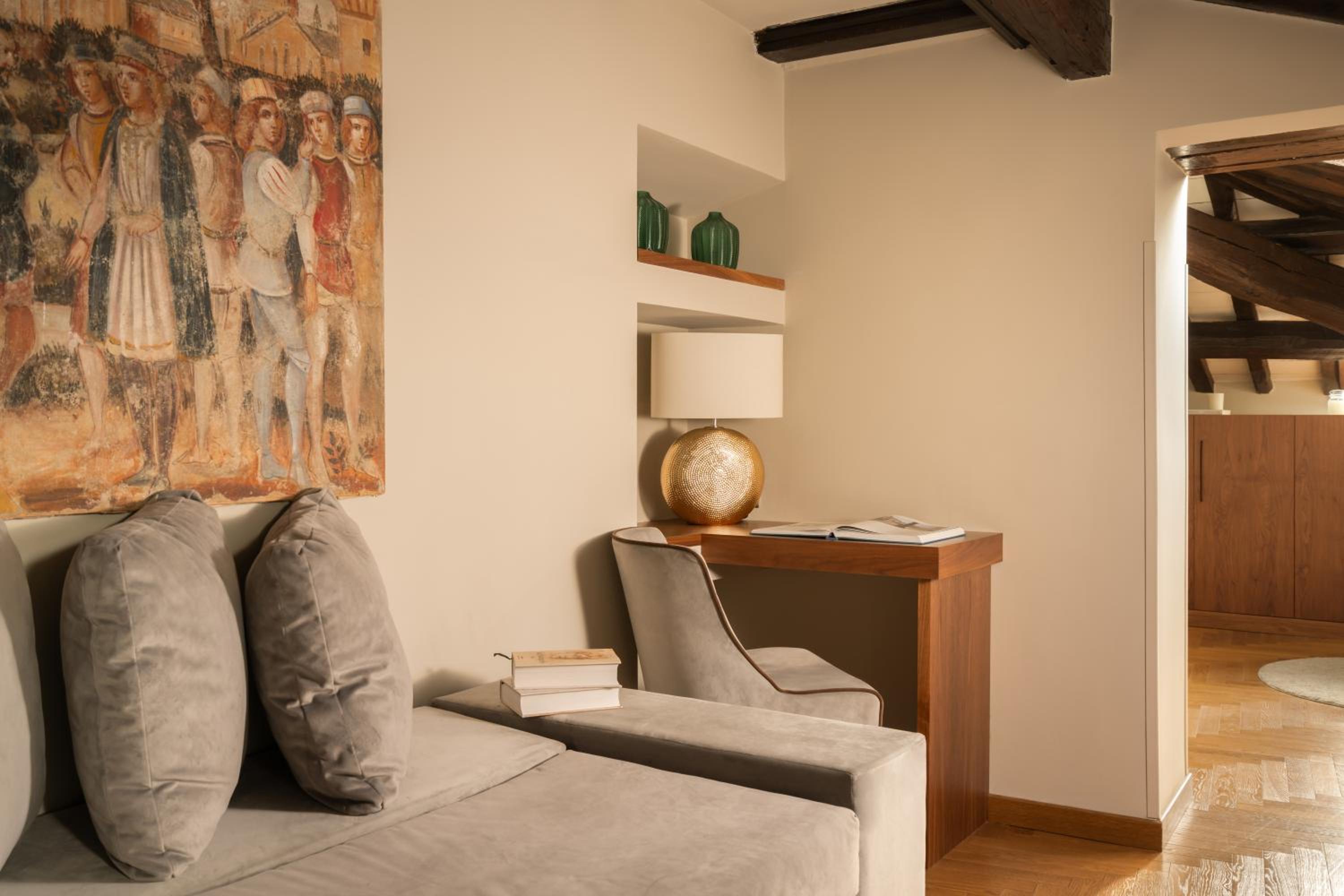 Suite Pantheon View Separate Building