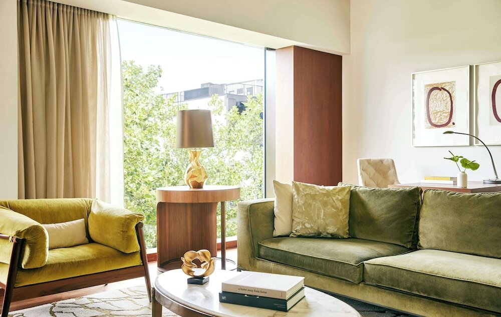 Suite, Corner (Park)