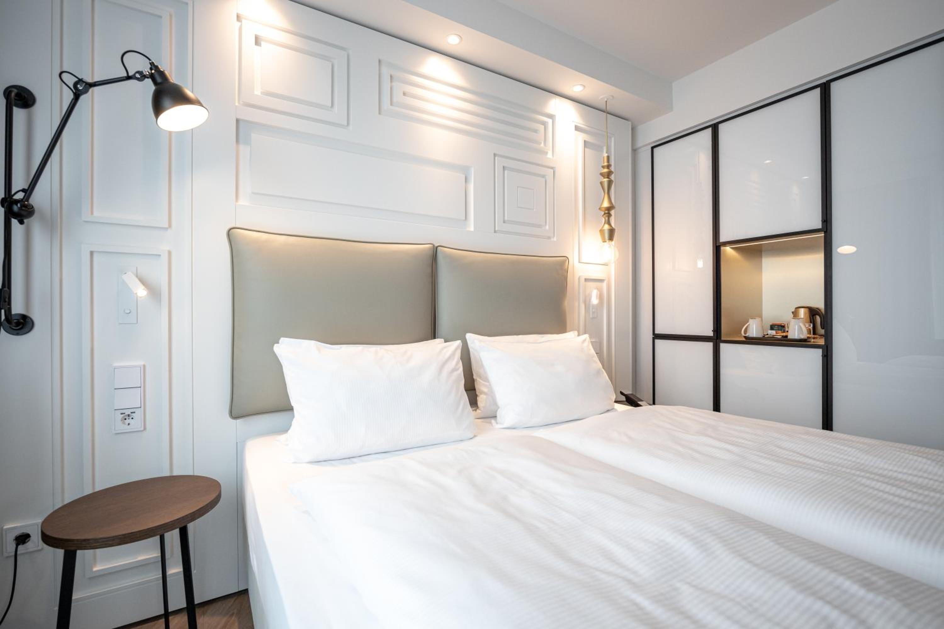 Premium Queen Room