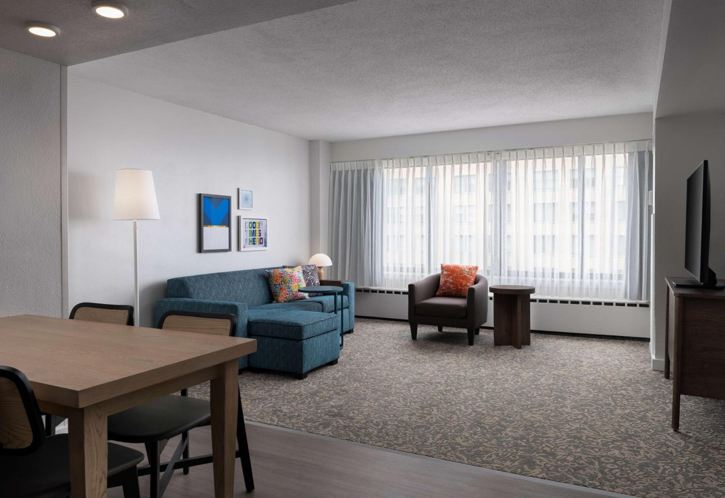 Mobility Accessible Two Bedroom Suite - King & Queen - Tub