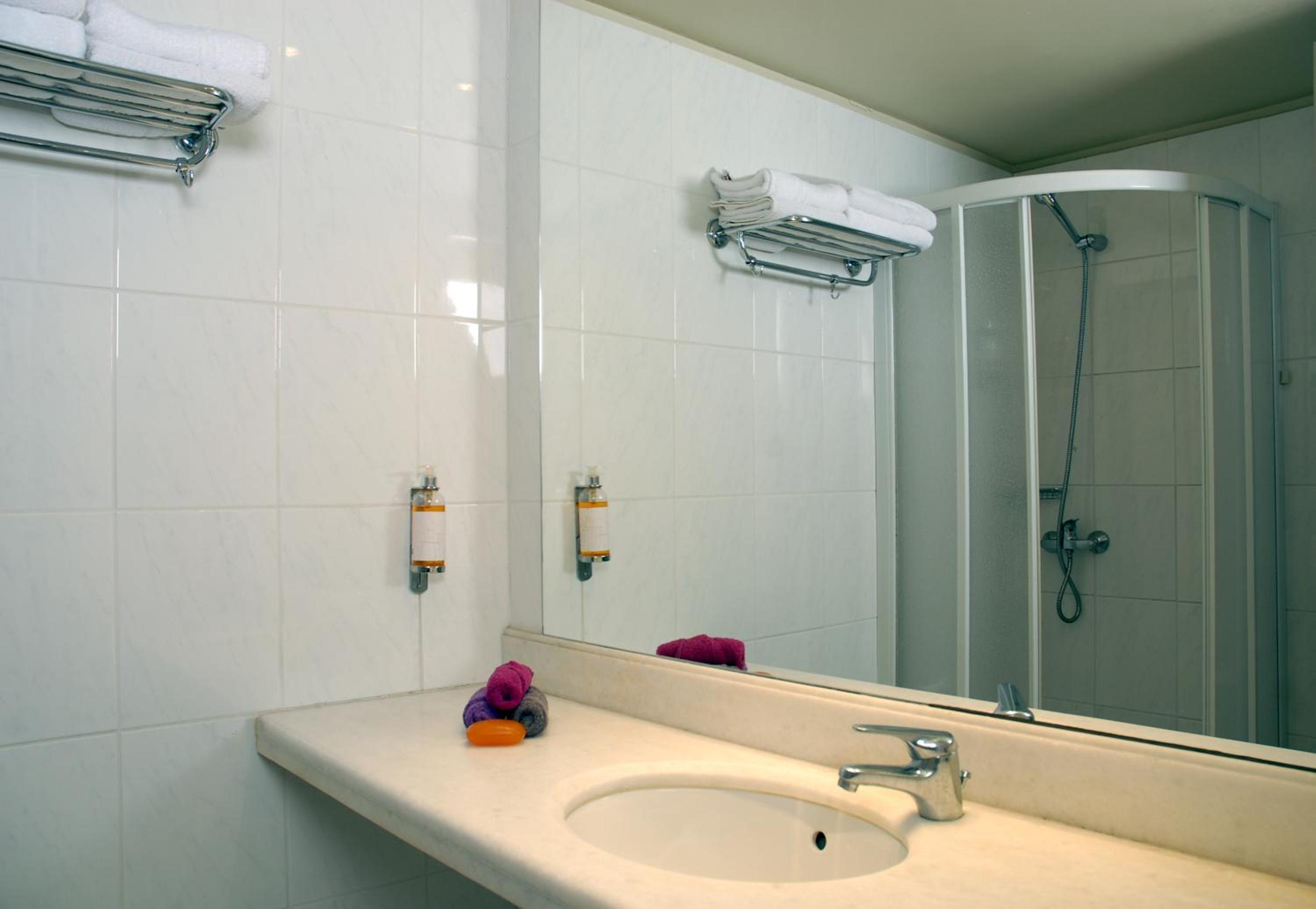 Triple Room (2 Adults + 1 Child)