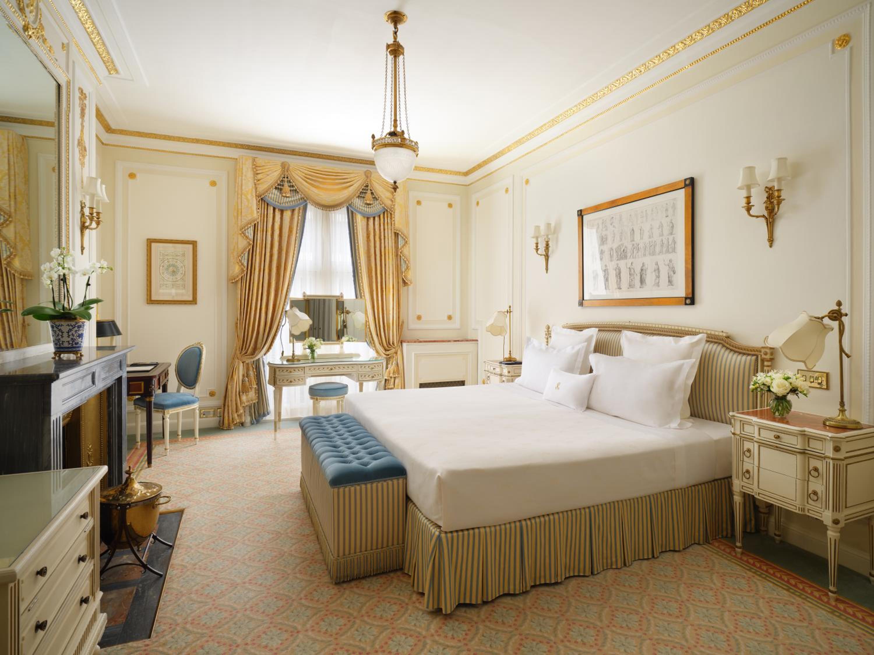 Deluxe King Room