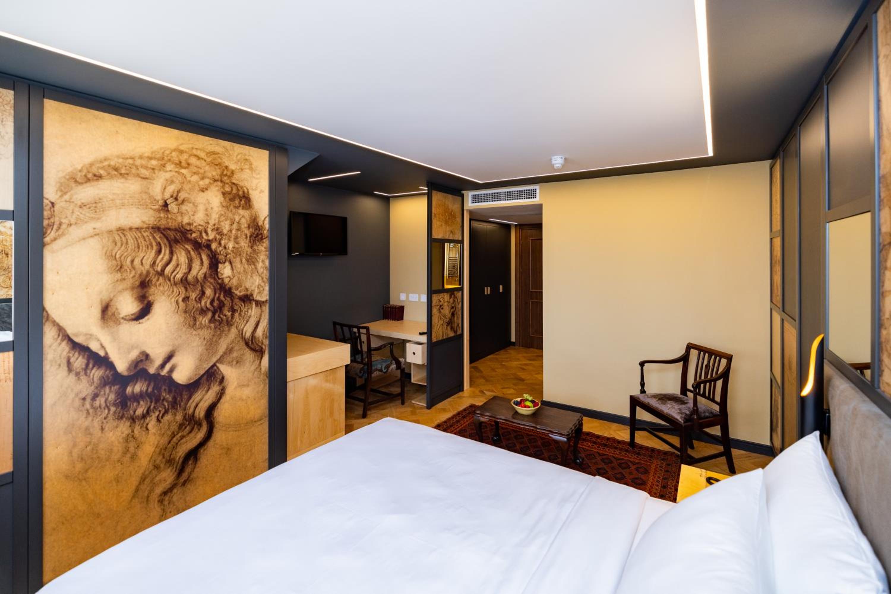 Deluxe King Room