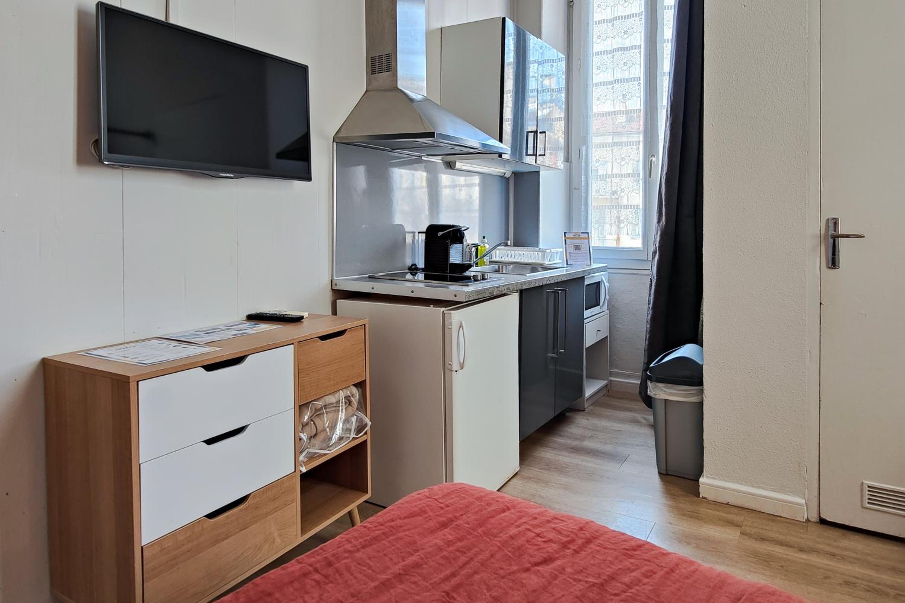 Economic Single Studio