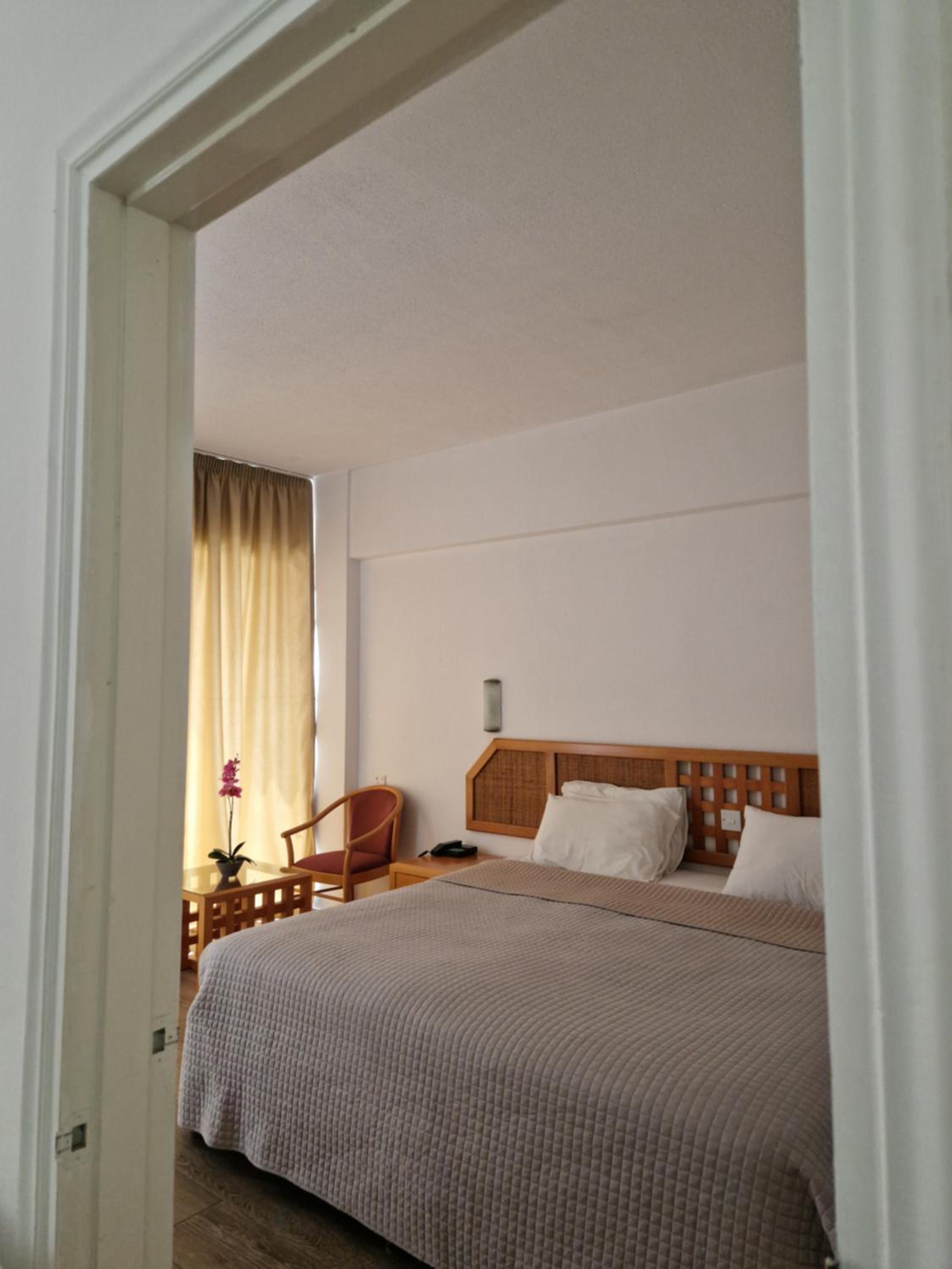 Interconnecting Room (4 Adults + 2 Children)