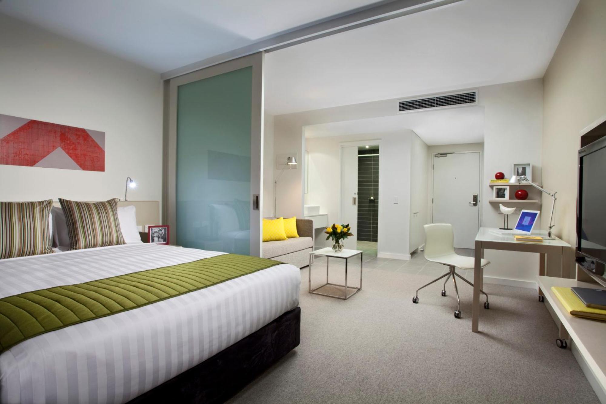 Deluxe Studio Apartment