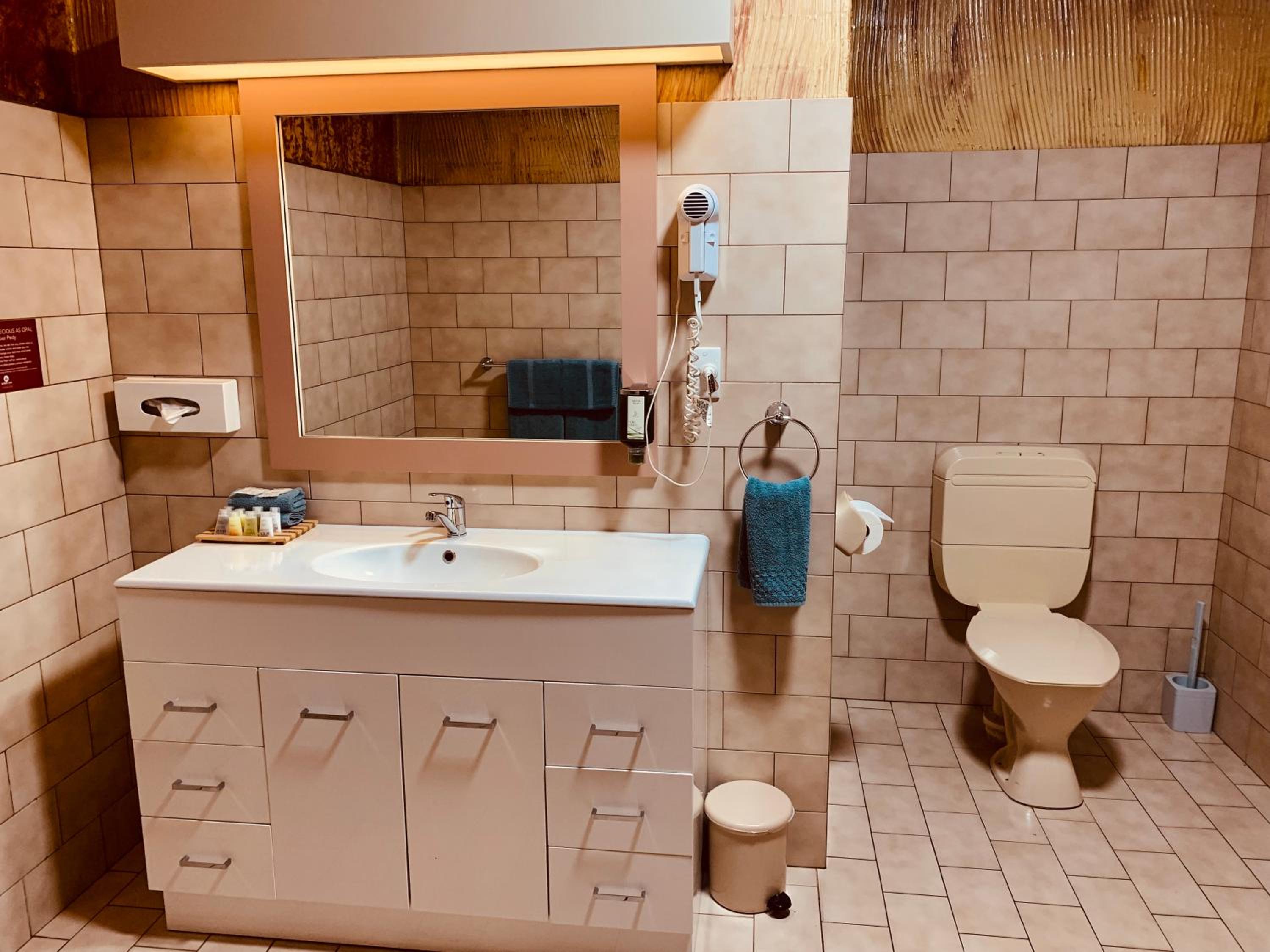 Double or Twin Room - Underground