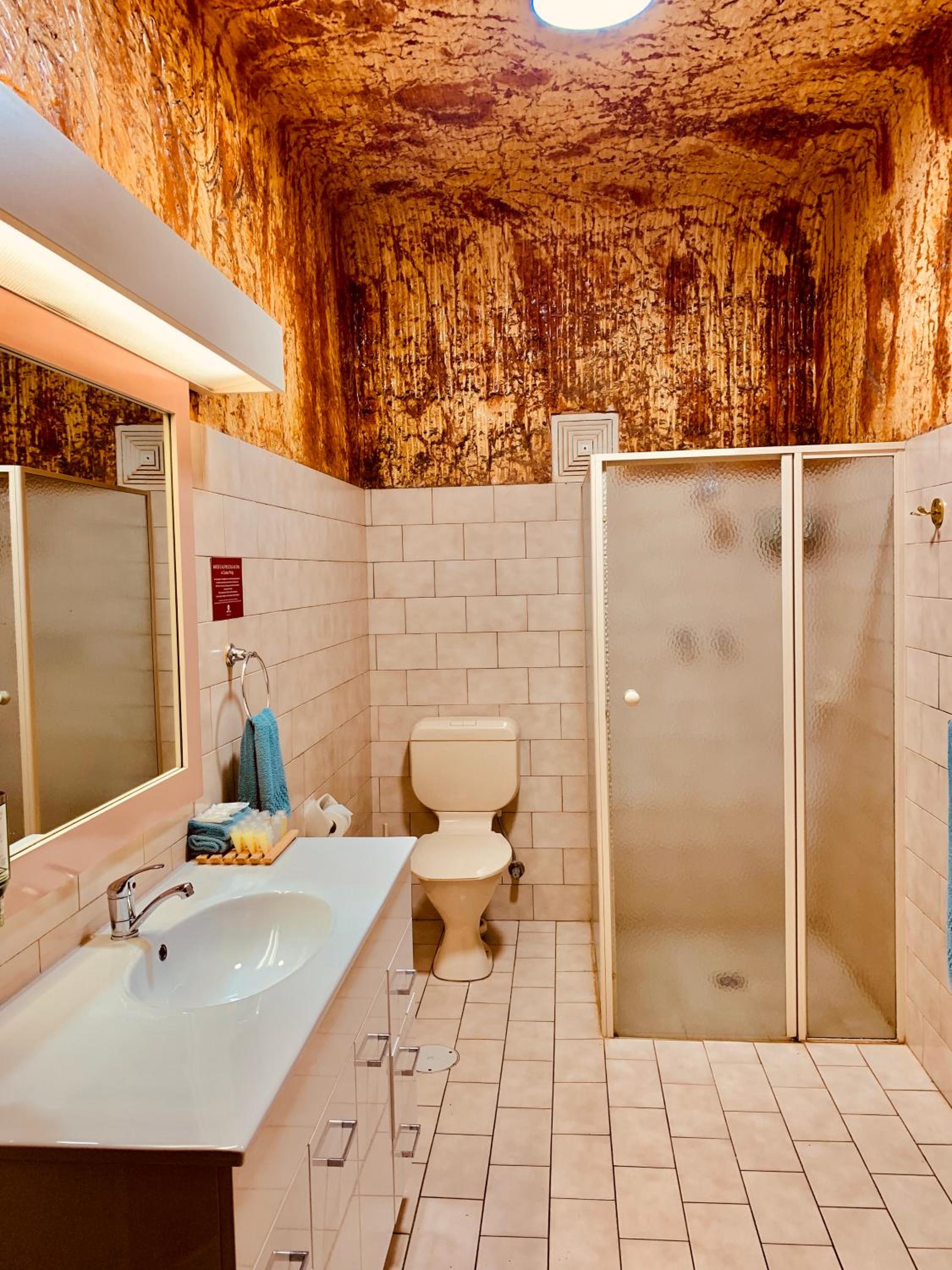 Double or Twin Room - Underground