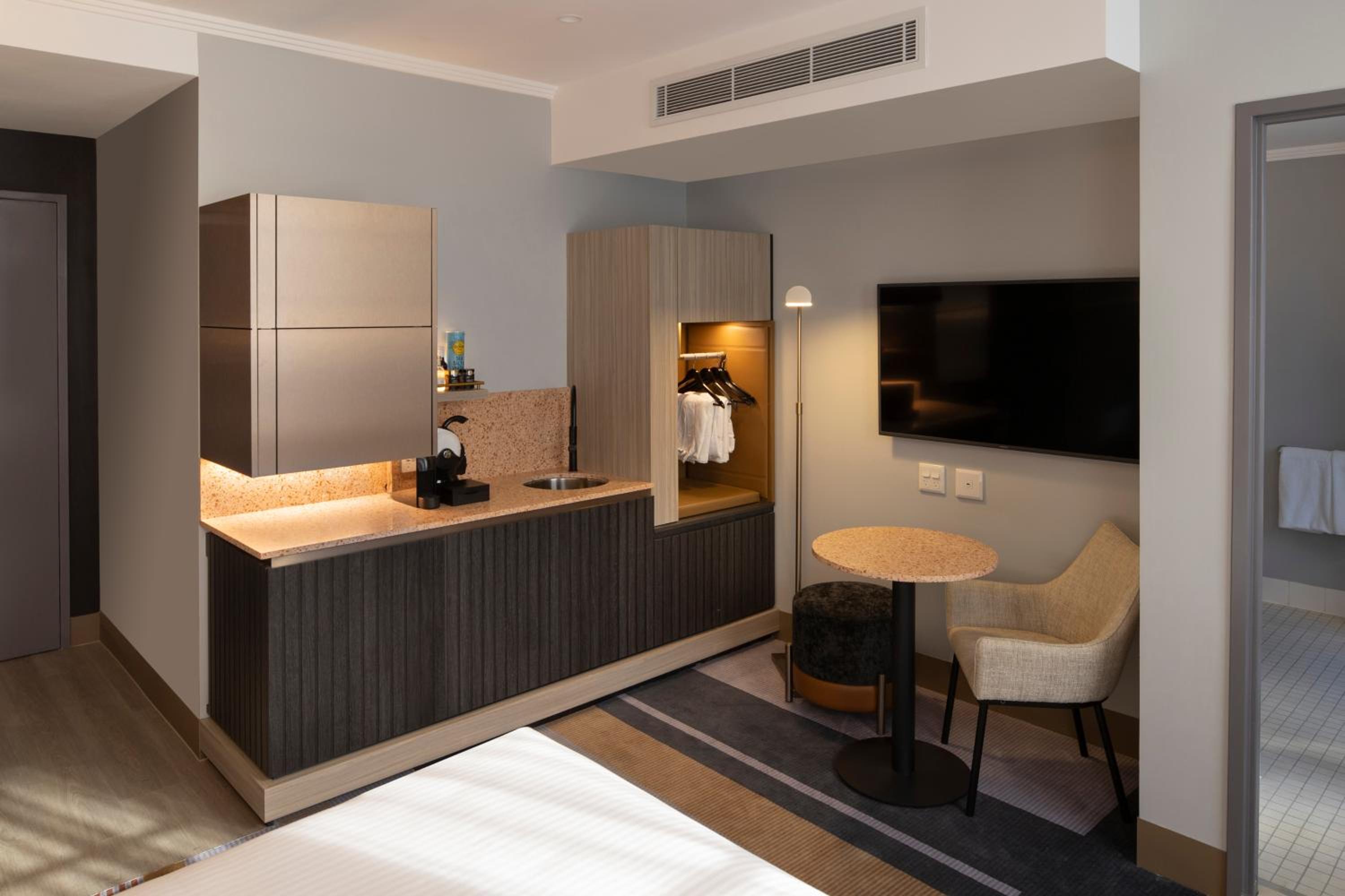 Classic Queen Room - Accessible