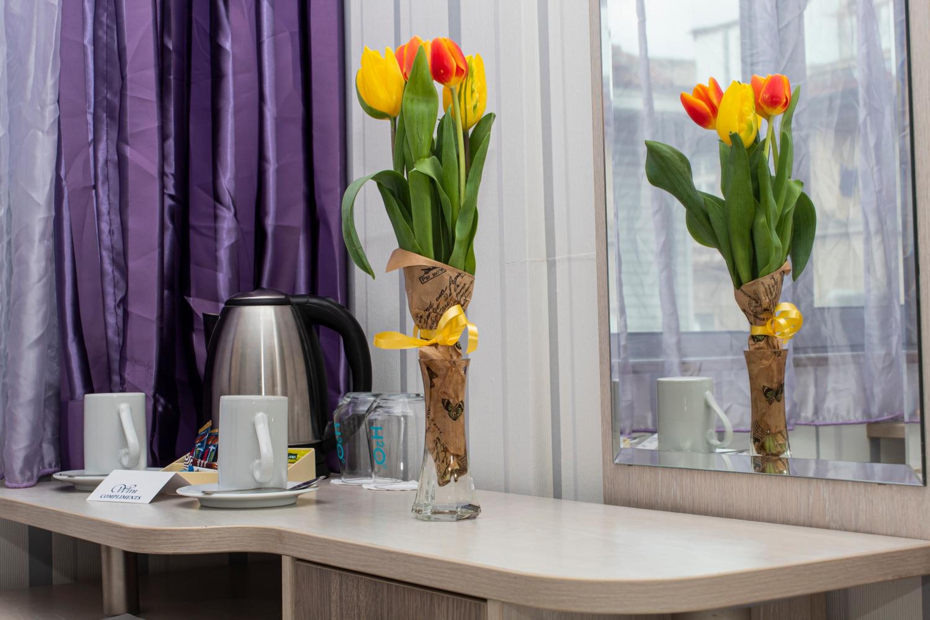 Double Room with Two Single Beds - Non-Smoking