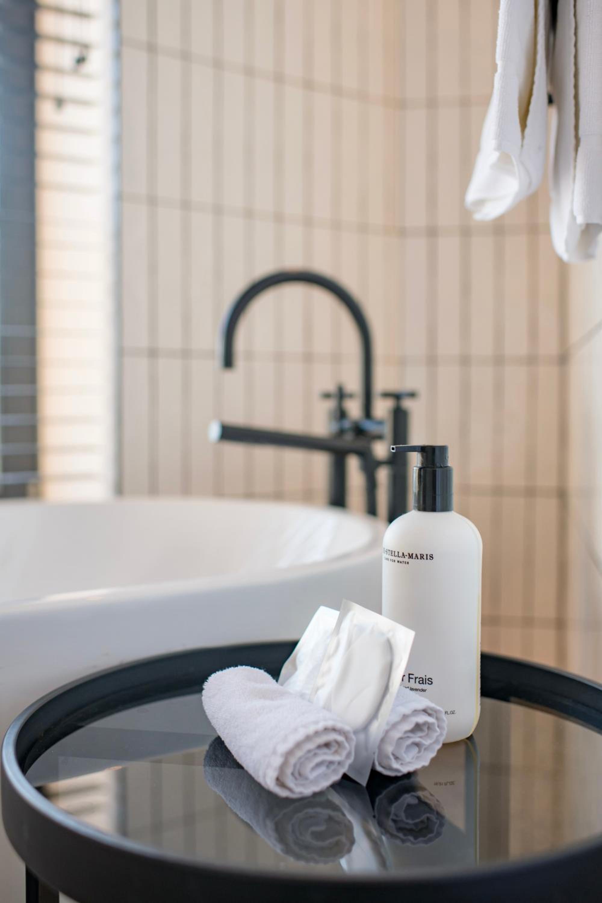 Superior Double Room with Bathtub and Rain Shower