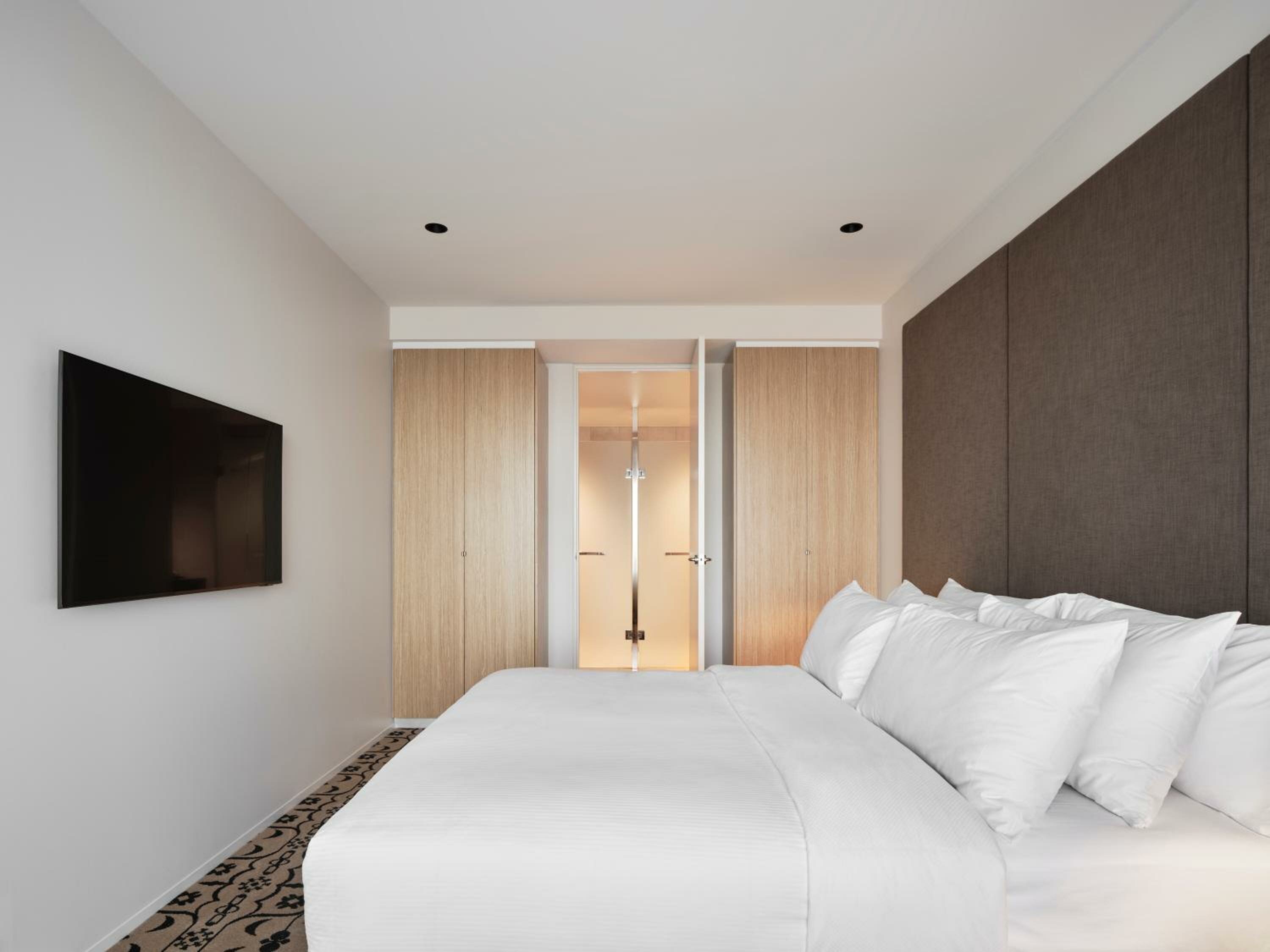 One-Bedroom Luxury Apartment