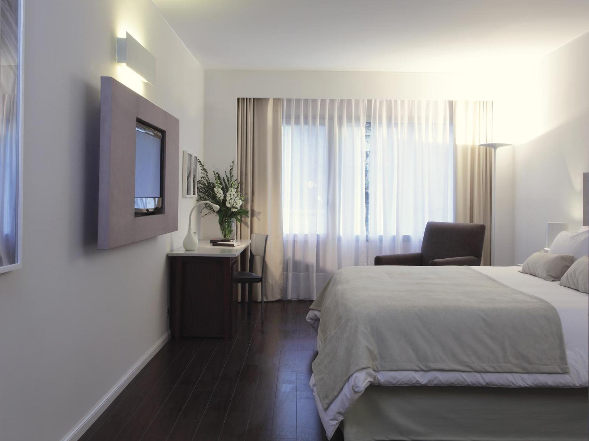 Queen Room - Non-Smoking