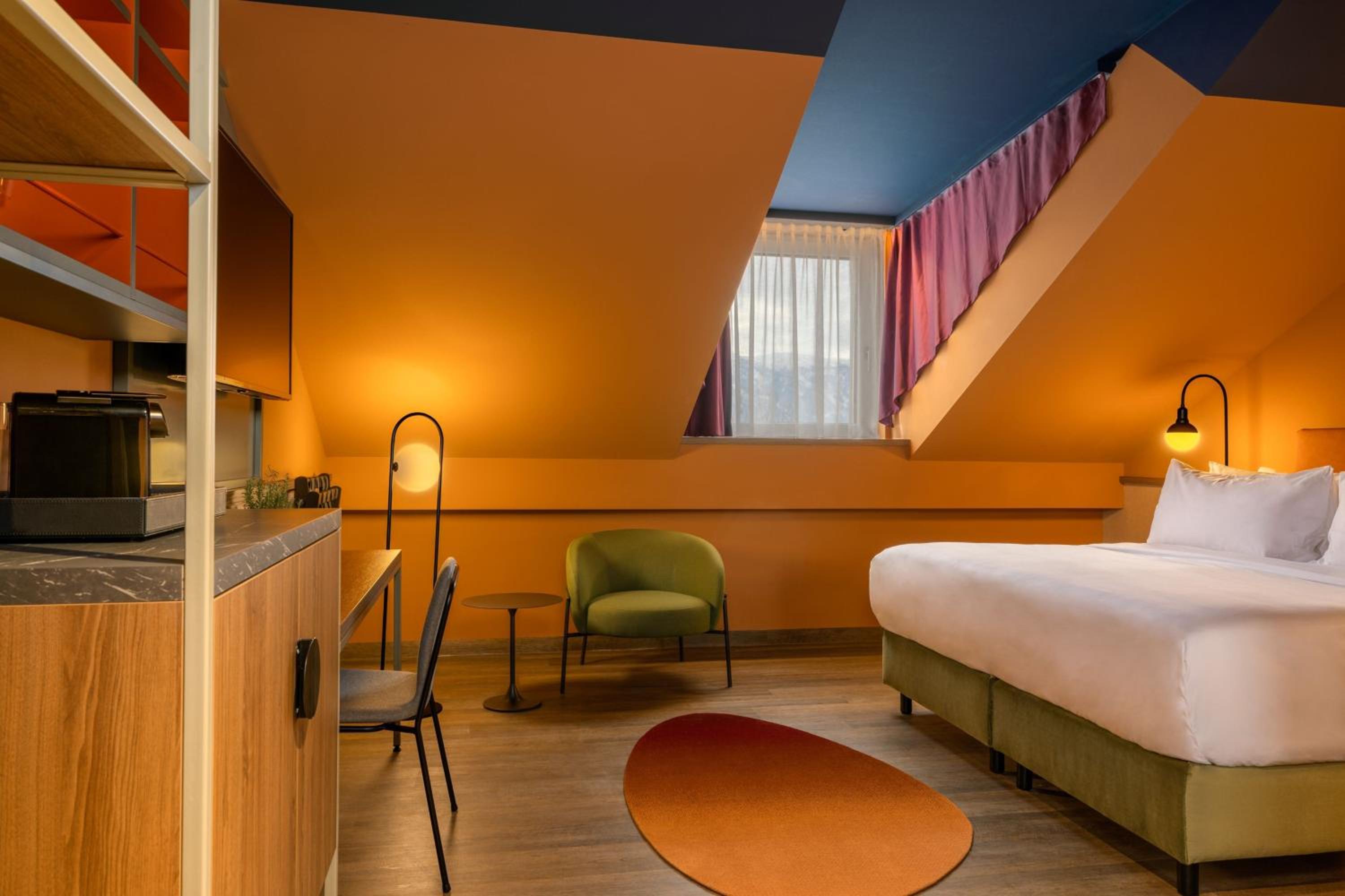 Junior King Suite with Courtyard View