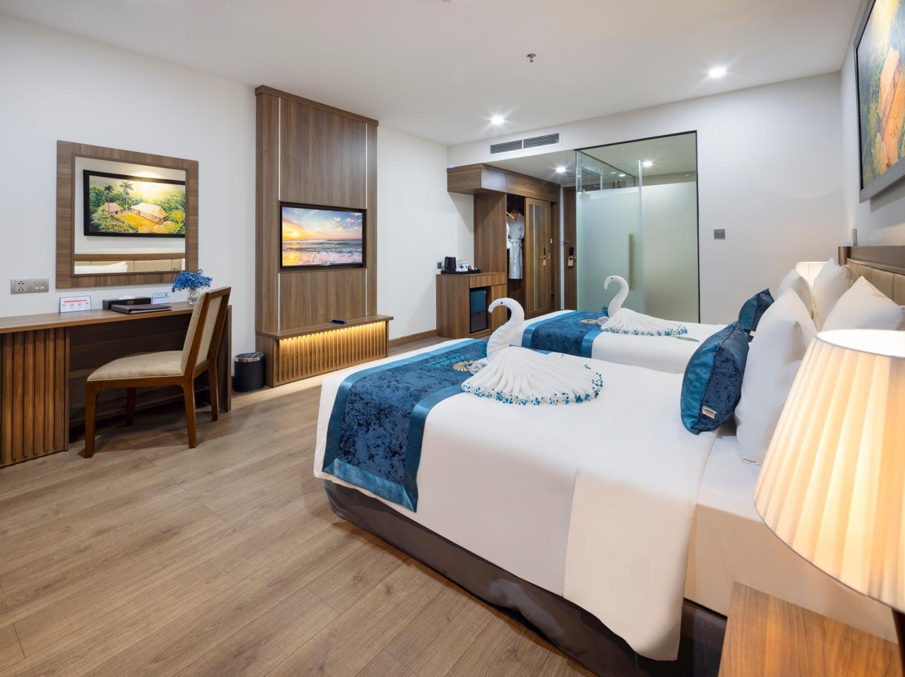 Deluxe Twin Room with City View