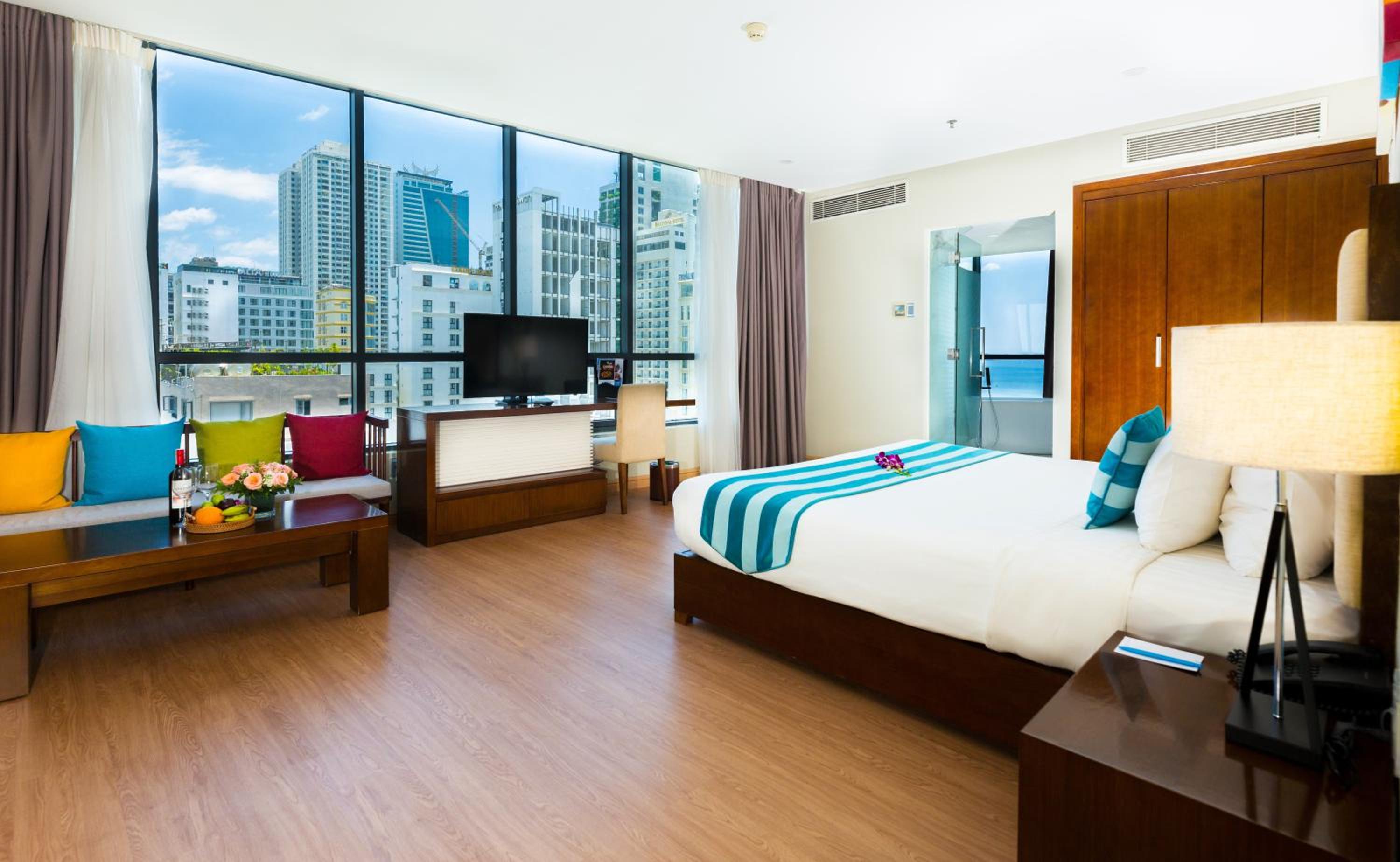 Deluxe Double Sea View with Bathtub 