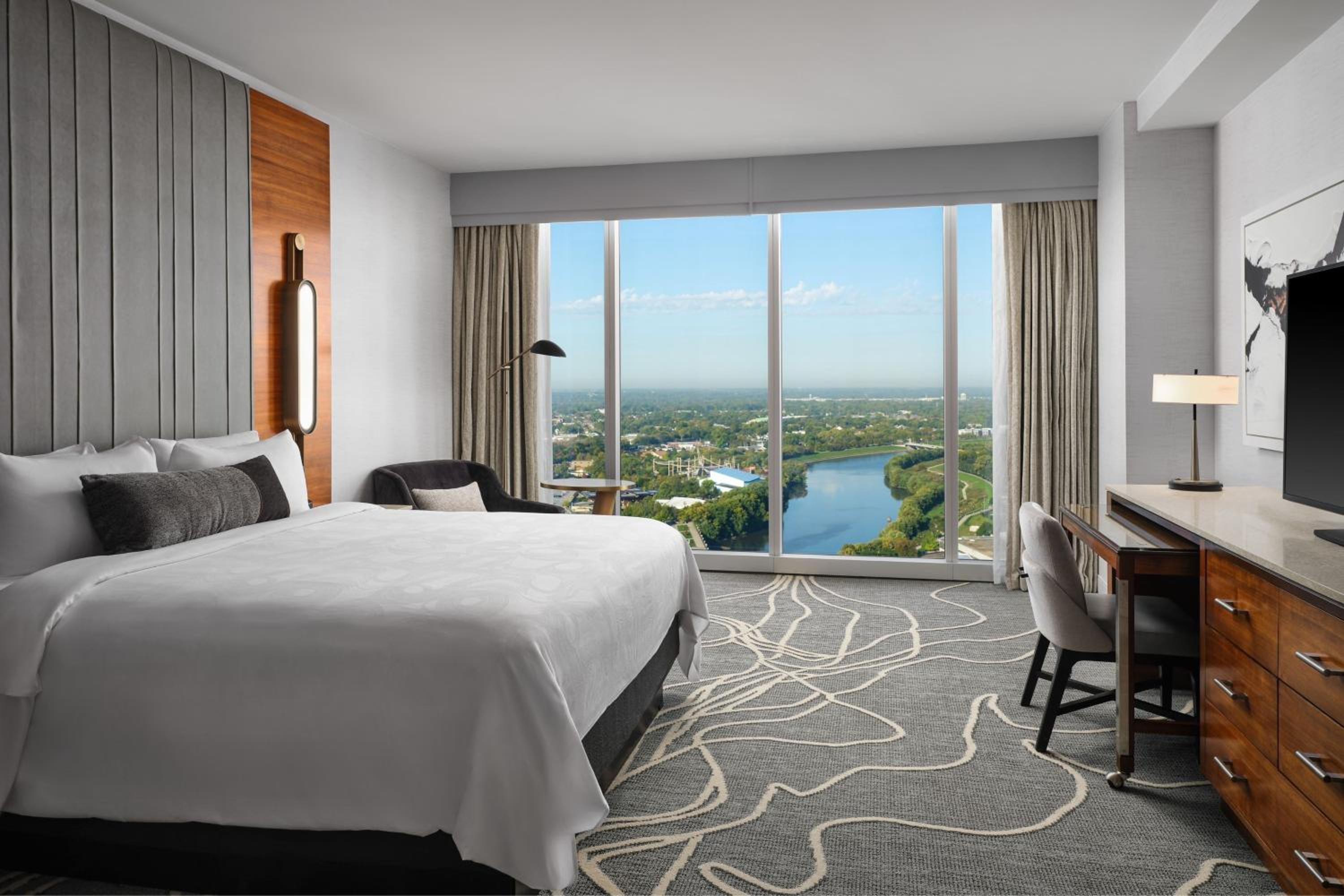 King Room - High Floor/Executive Lounge Access