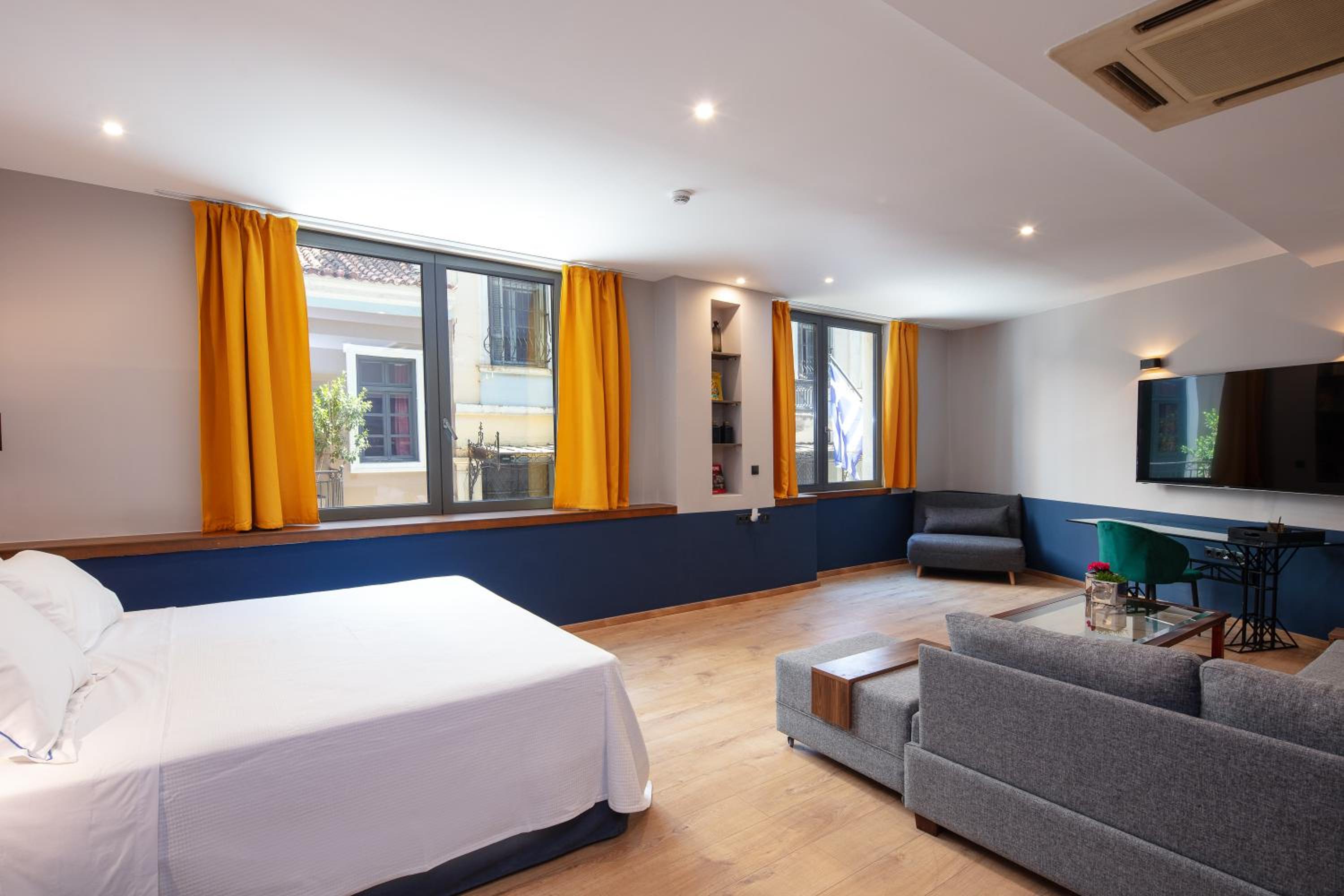 Superior Suite with City View