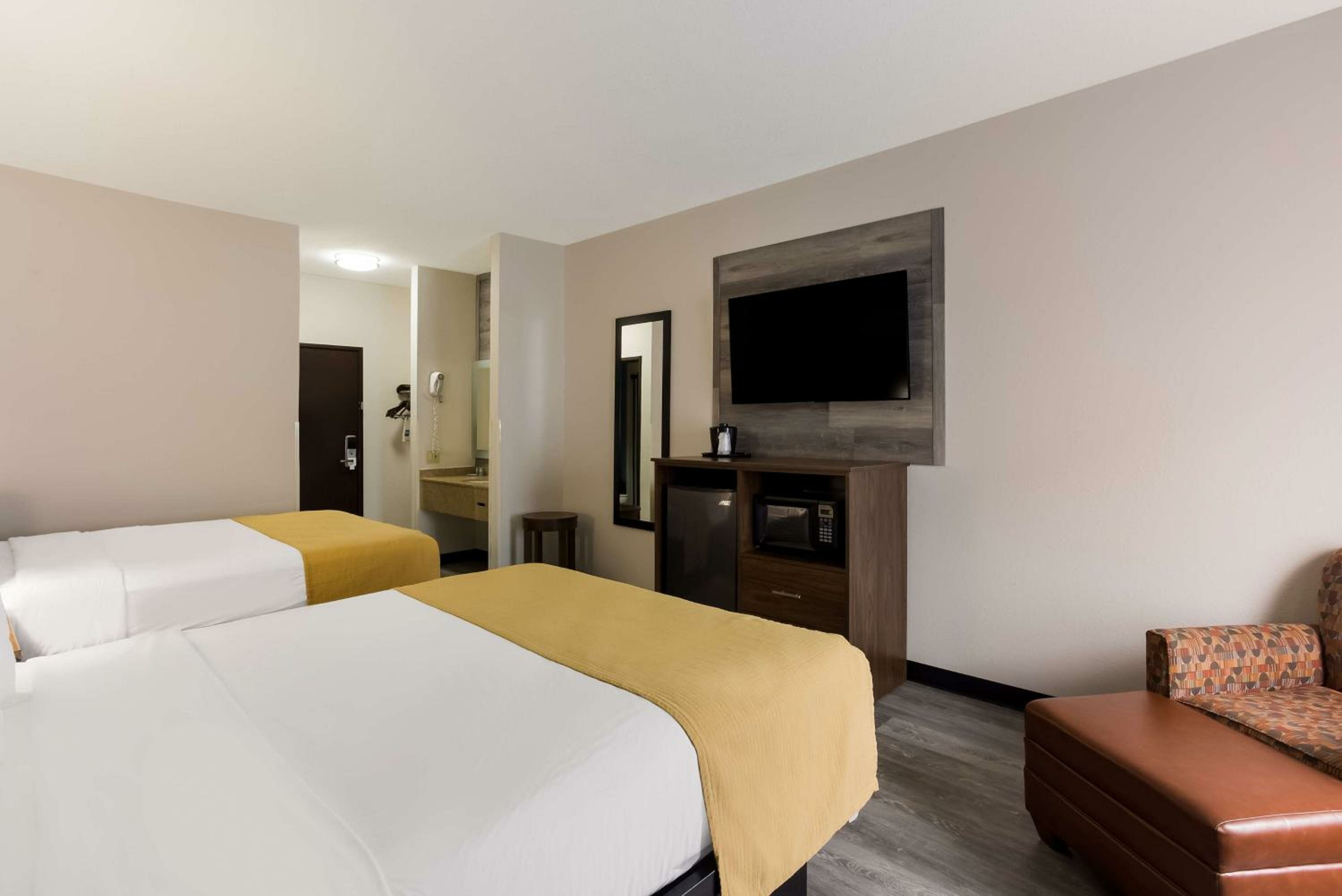 Queen Room with Two Queen Beds - Non-Smoking