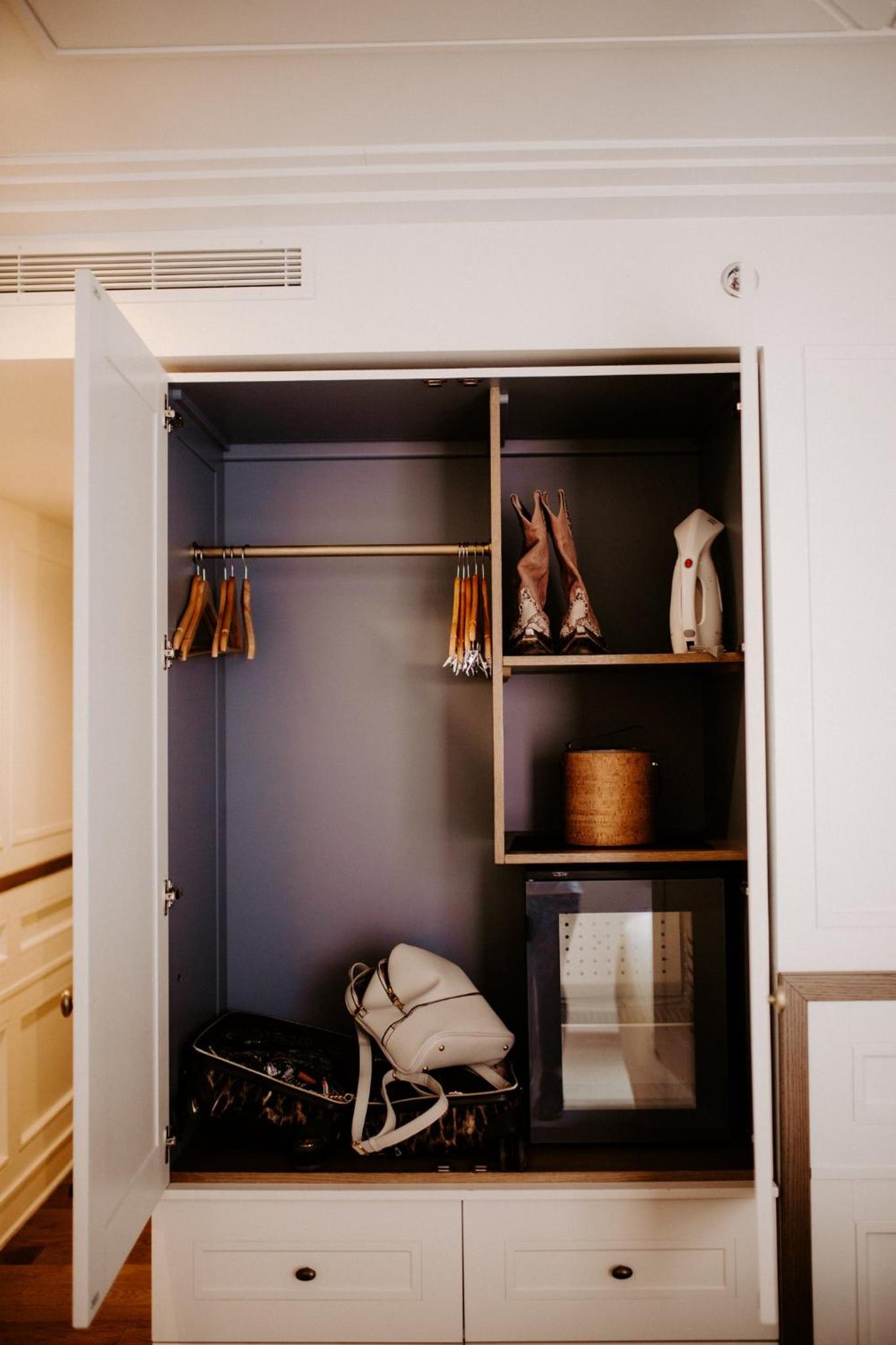 Superior Room 1 King Mobility Accessible