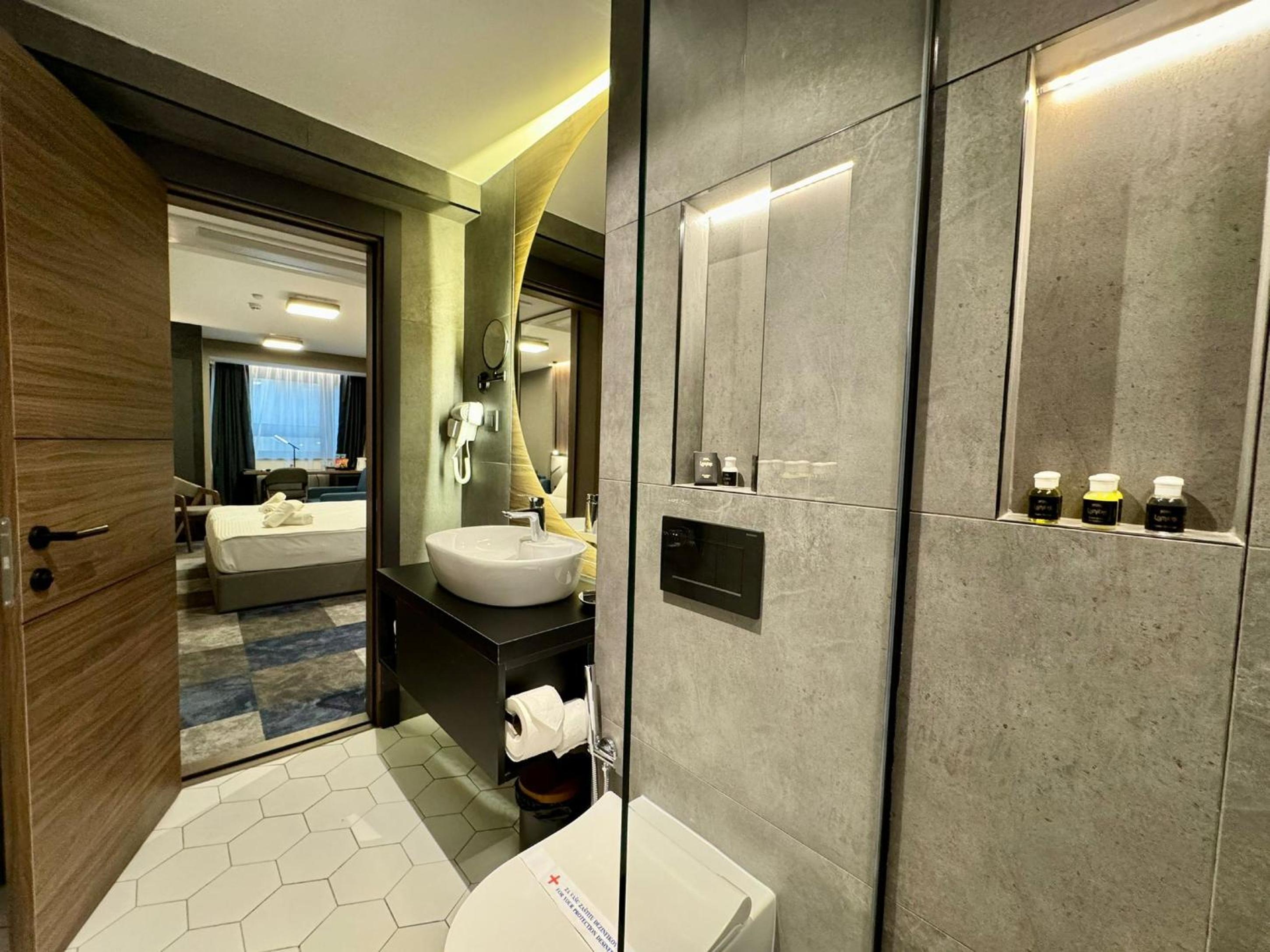 Deluxe Double or Twin Room