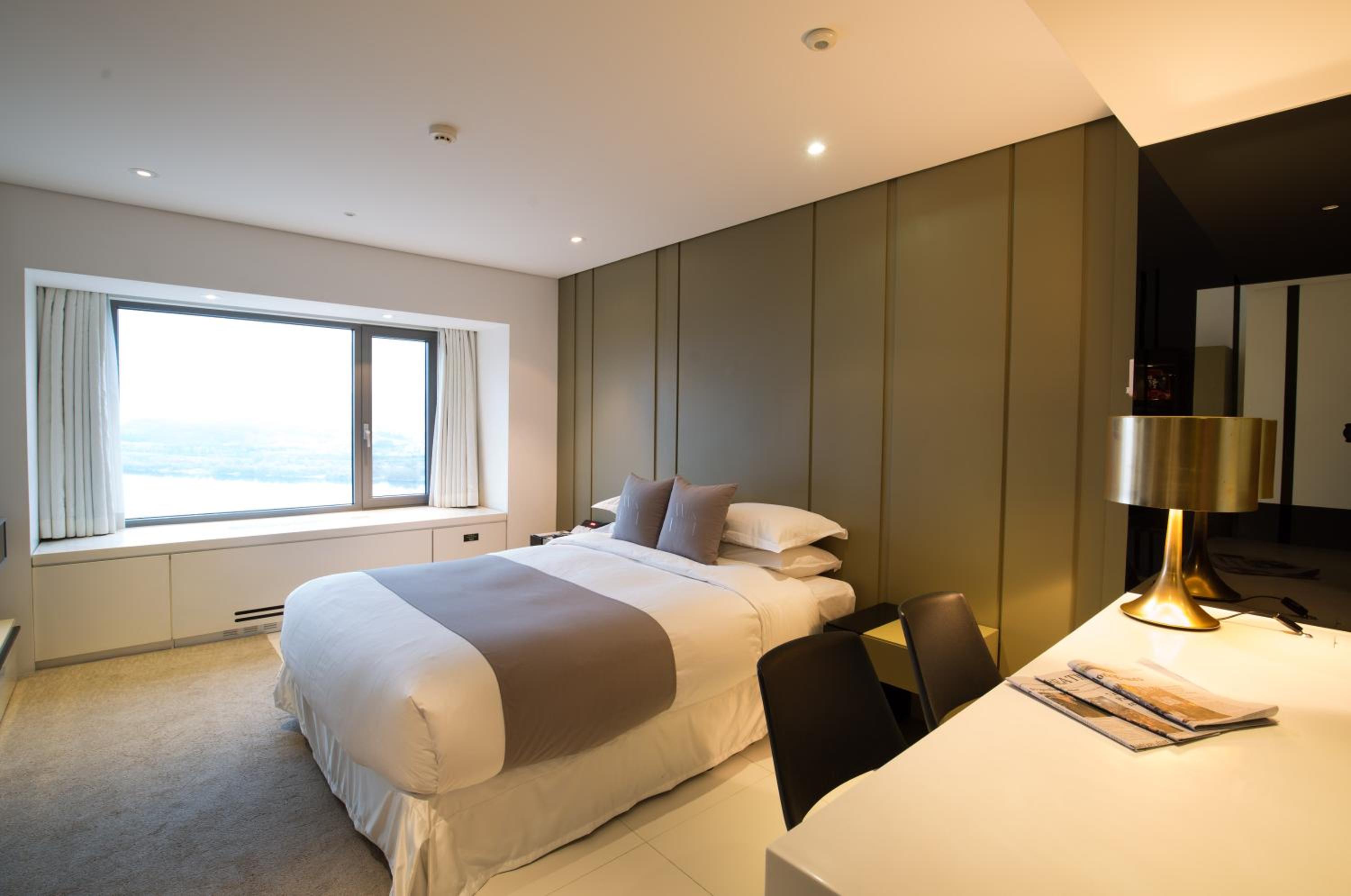 Deluxe Double Room with River View