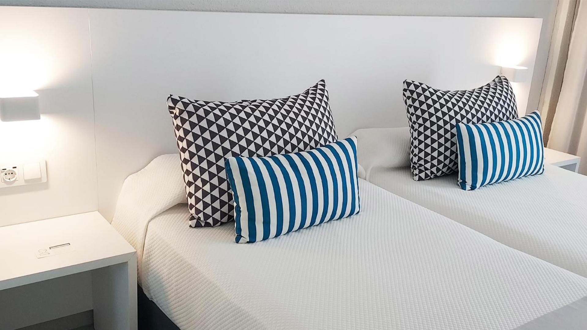 Junior Suite Sea View (2 Adults + 1 Child)