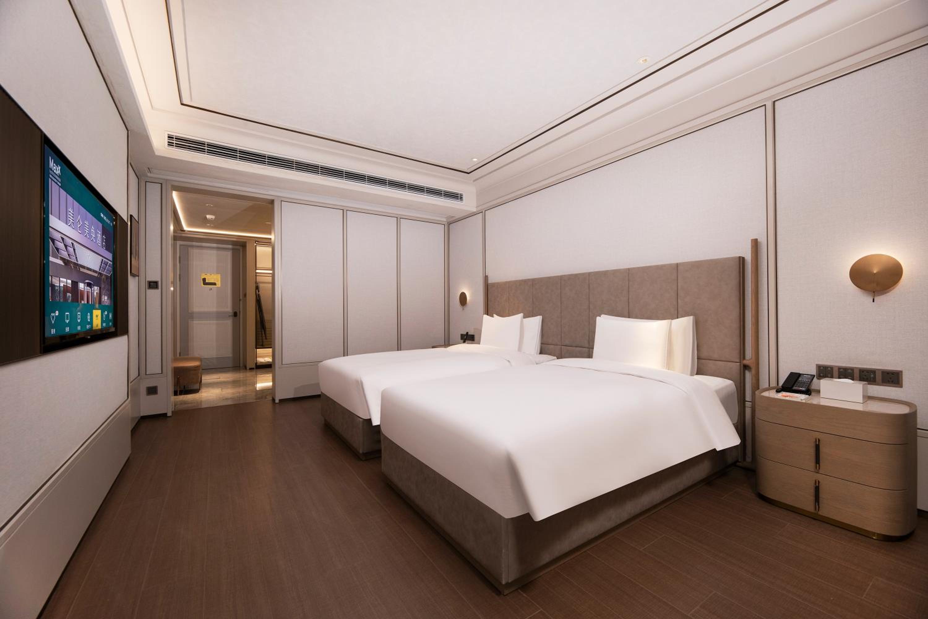 Deluxe Room with 2 single bed