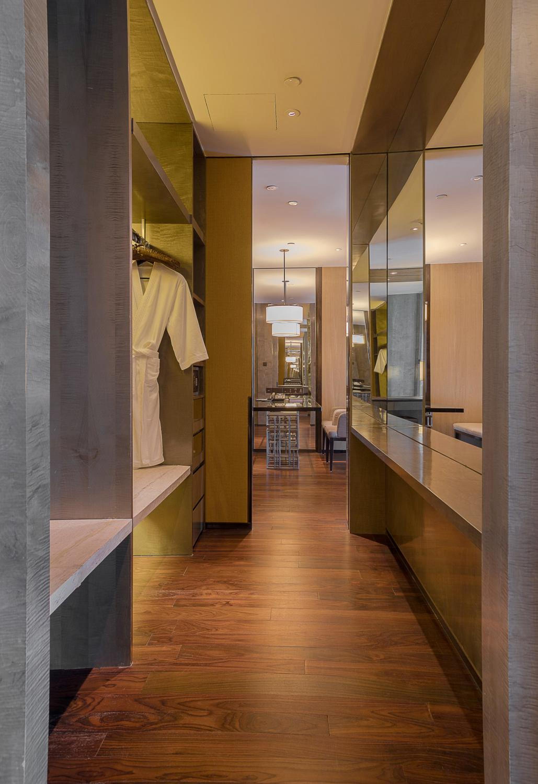 Grand Executive Suite