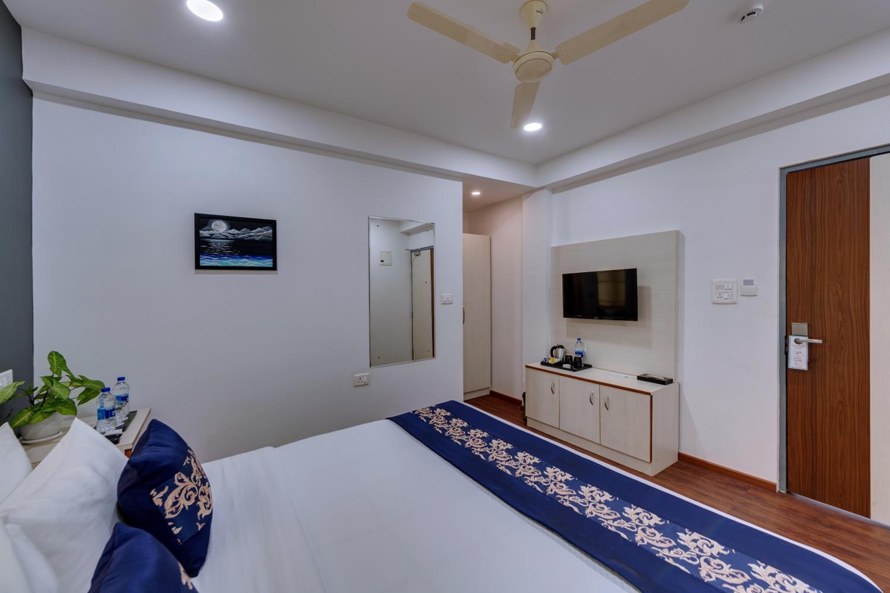 Standard King Room