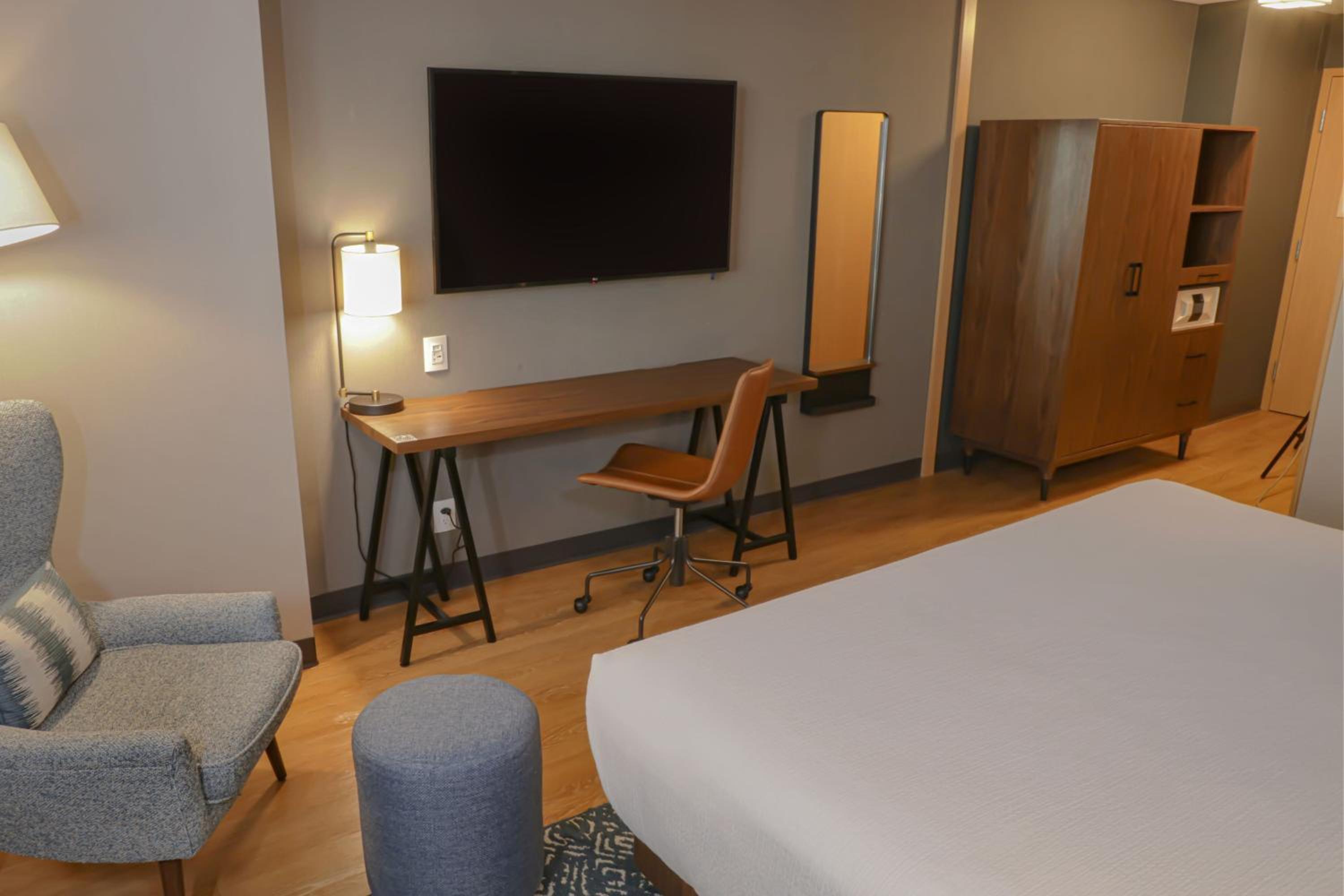 Standard King Room
