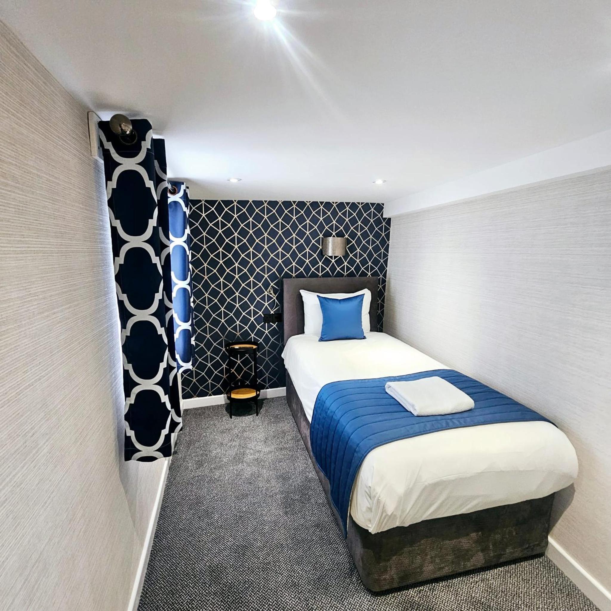 Courtyard Single room en-suite