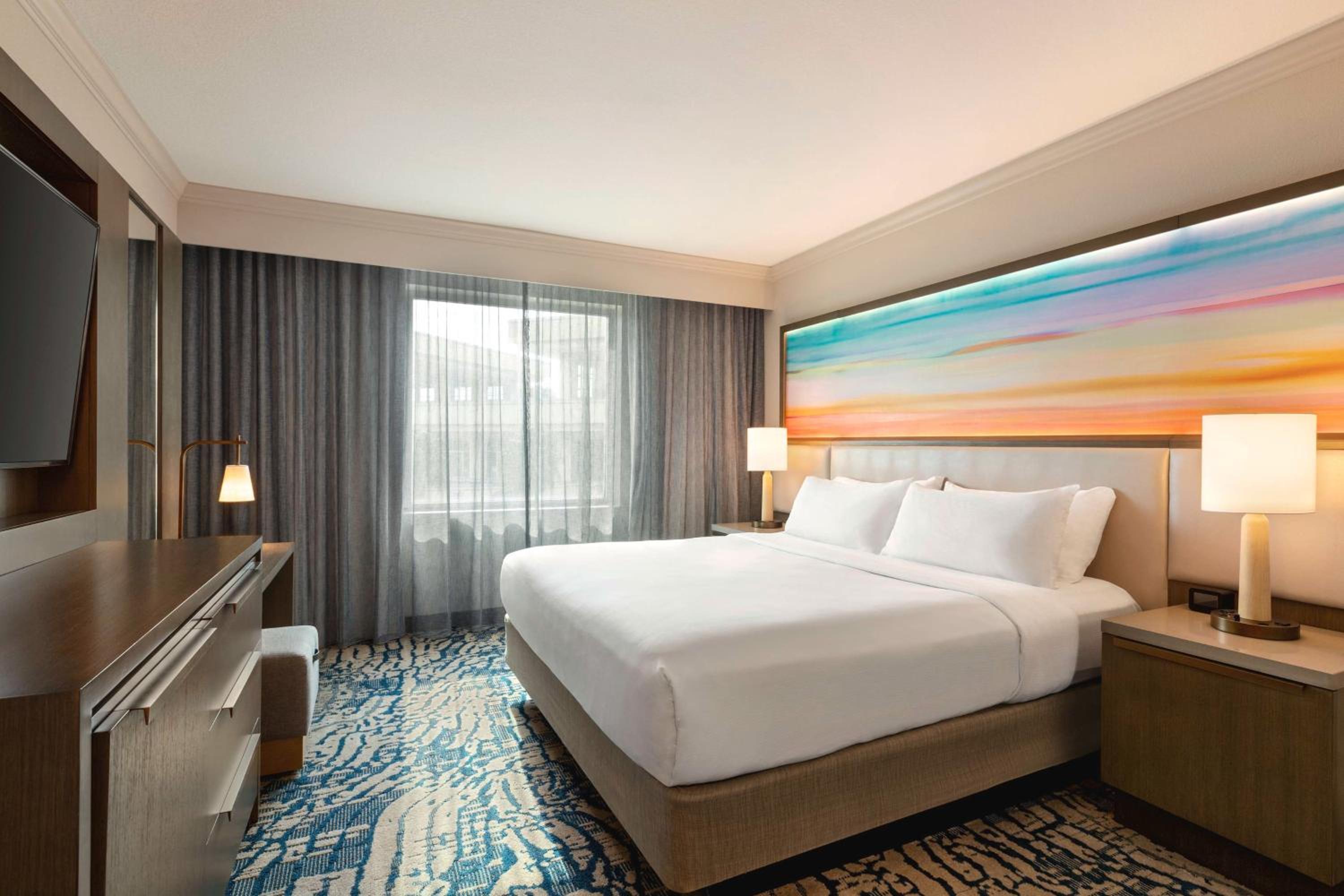 King Suite - Non-Smoking