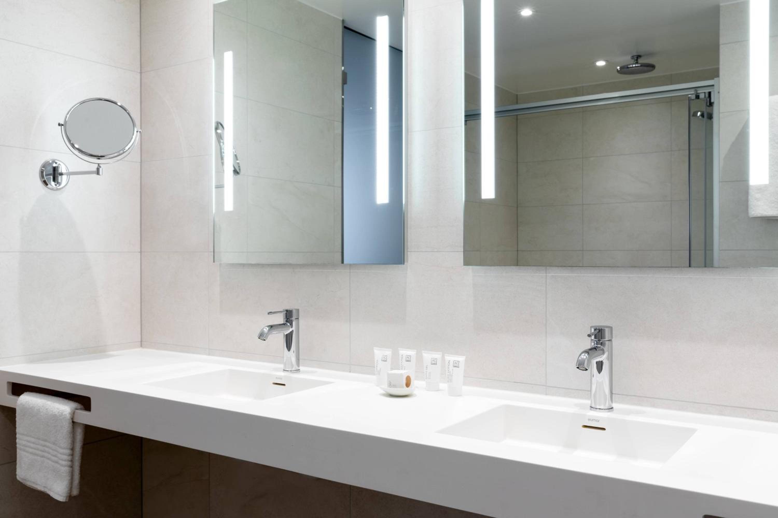 Executive, Guest room, 1 King, Sofa bed