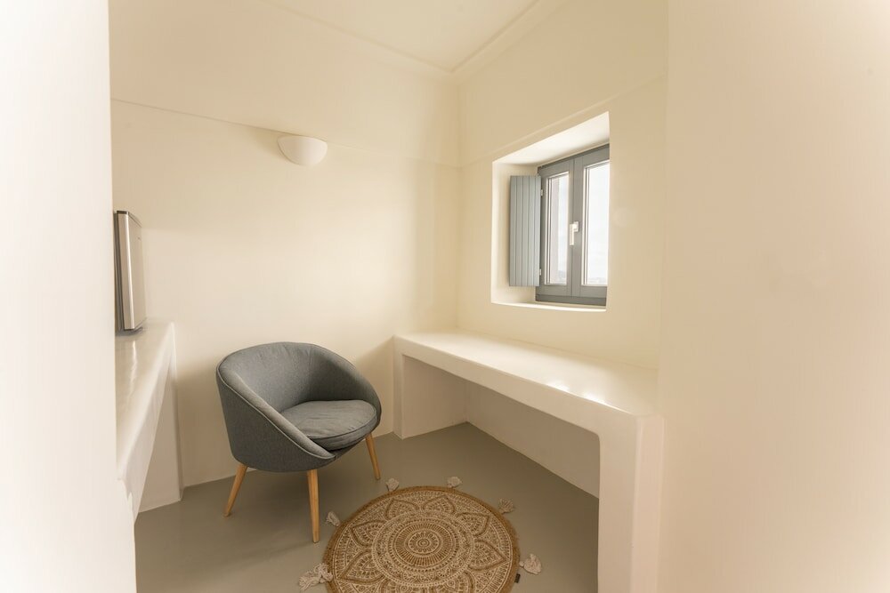 Junior Suite (Outdoor Hot Tub - Caldera View)