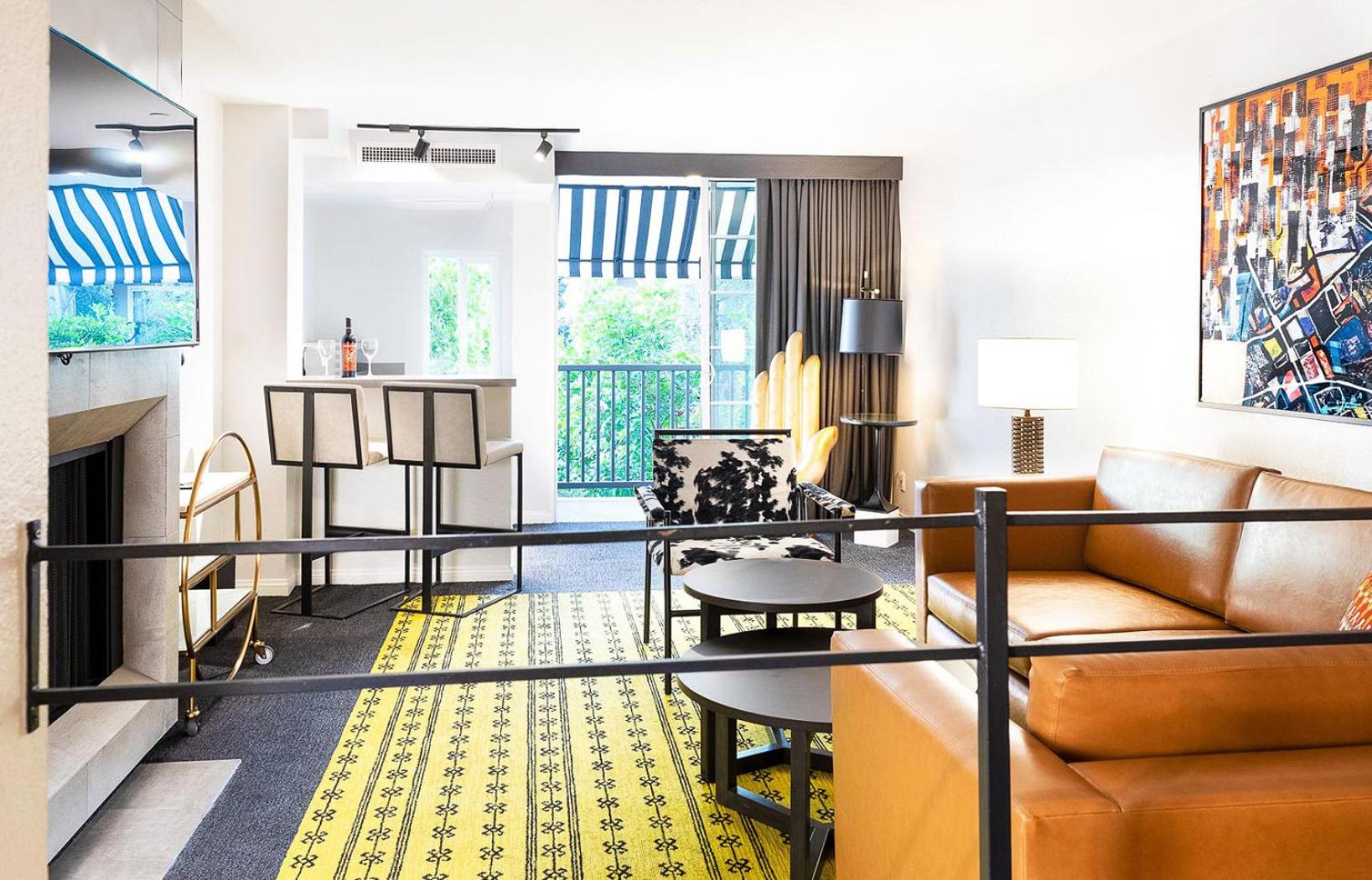 Premier King Suite with Balcony