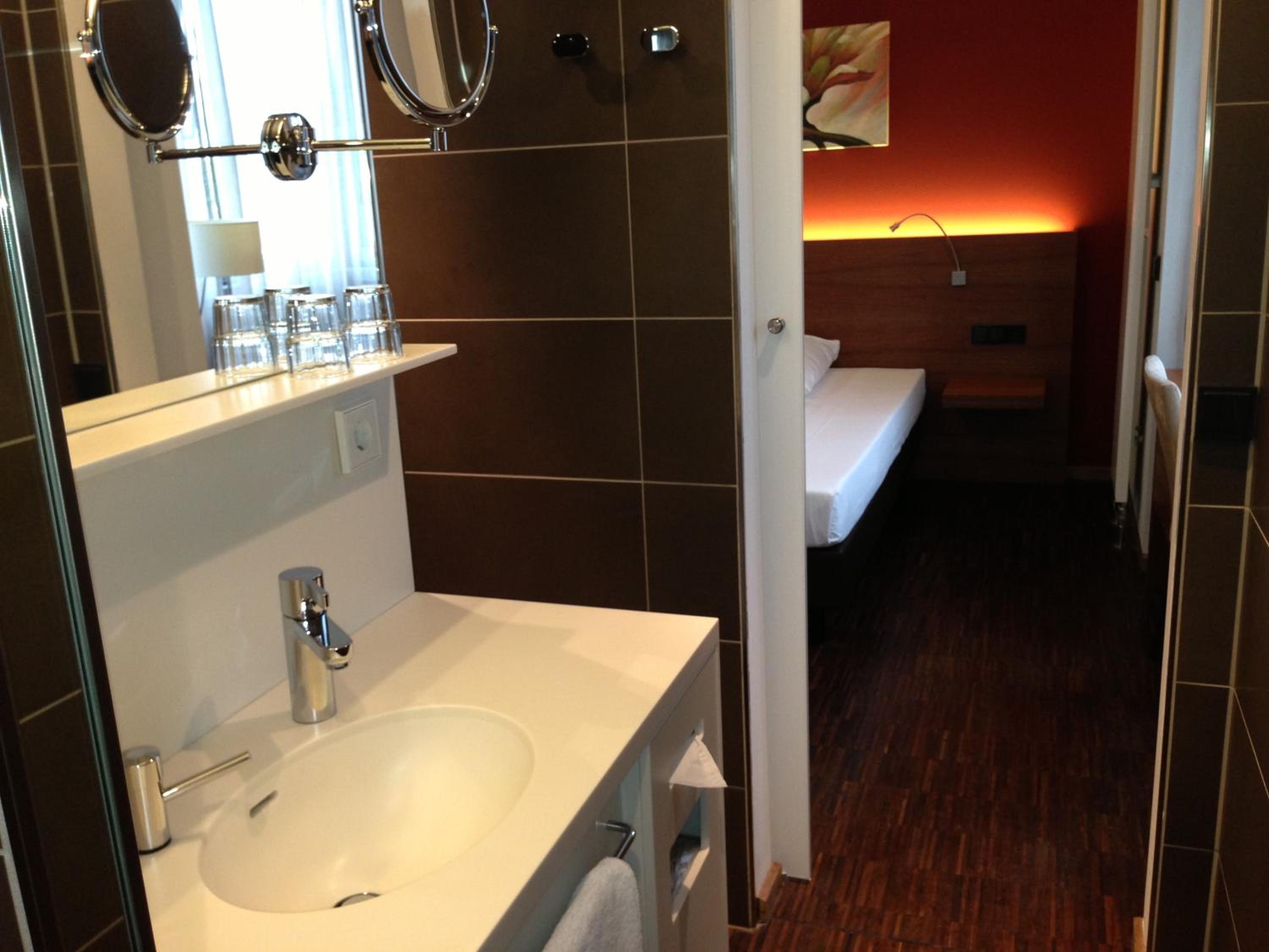 Business Single Room Frenchbed