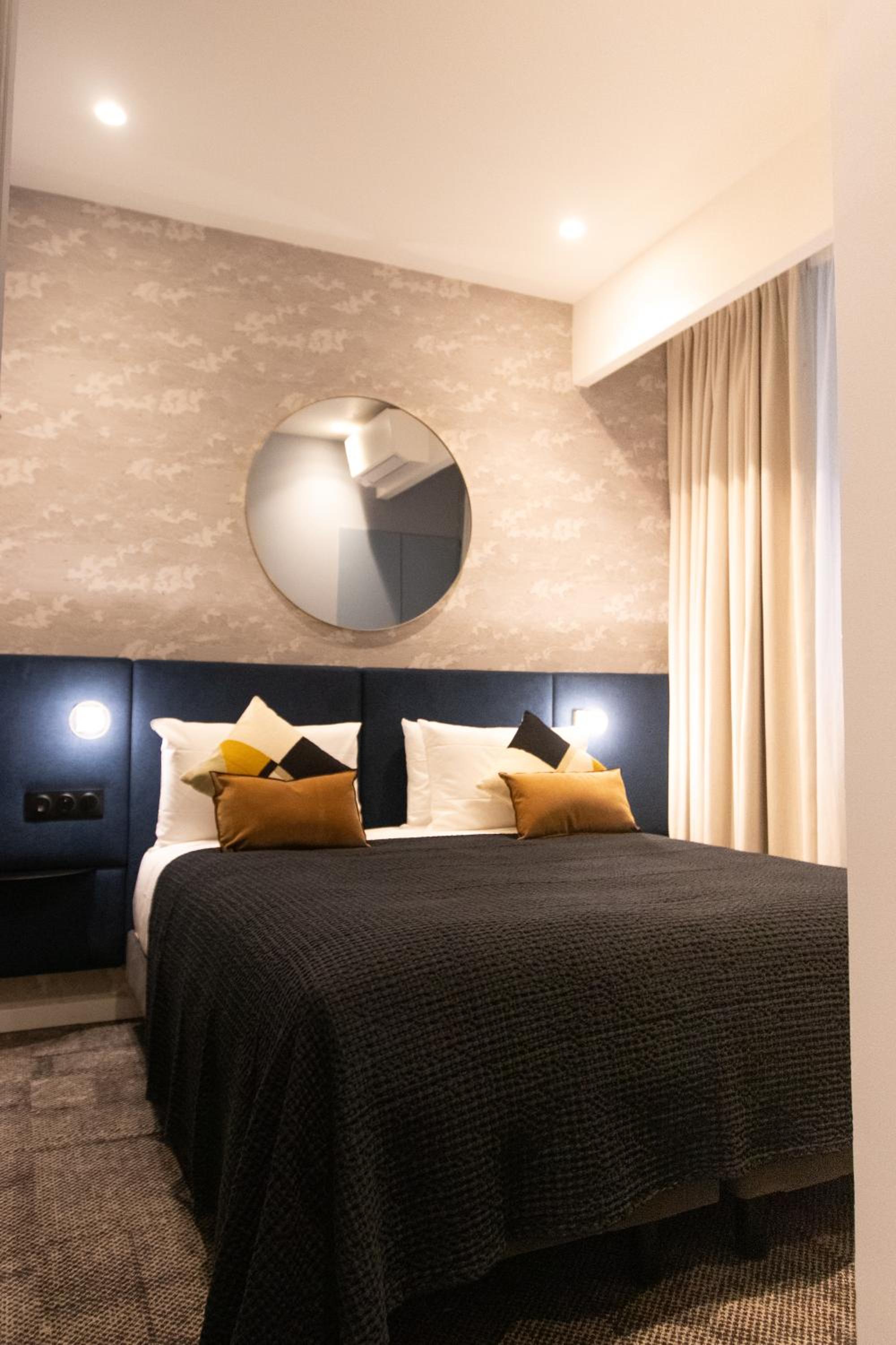 Superior Apartment with One Double Bed and Sofa