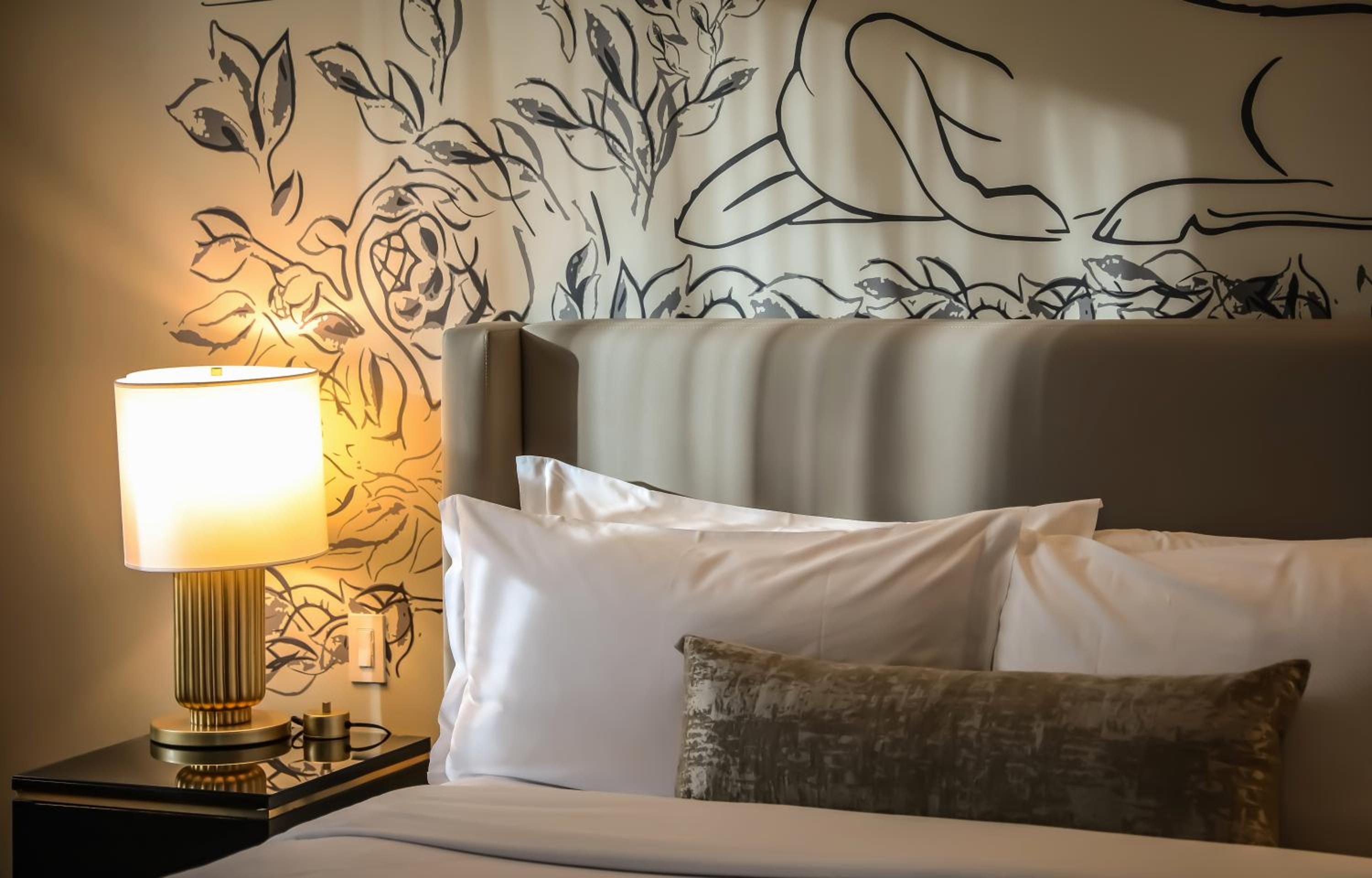 Deluxe, Guest room, 2 Queen, City view