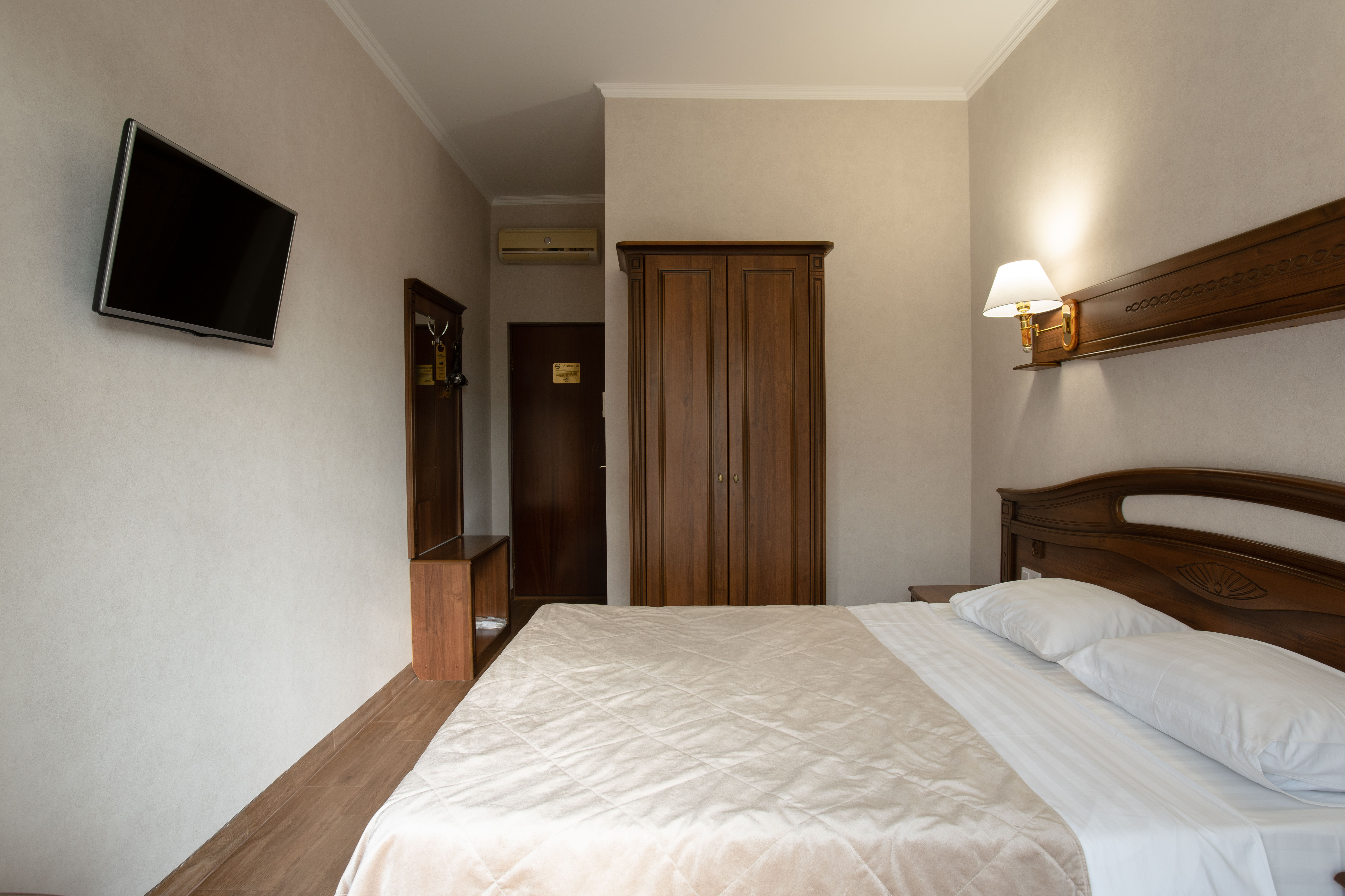 Улучшенный двухместный номер с балконом