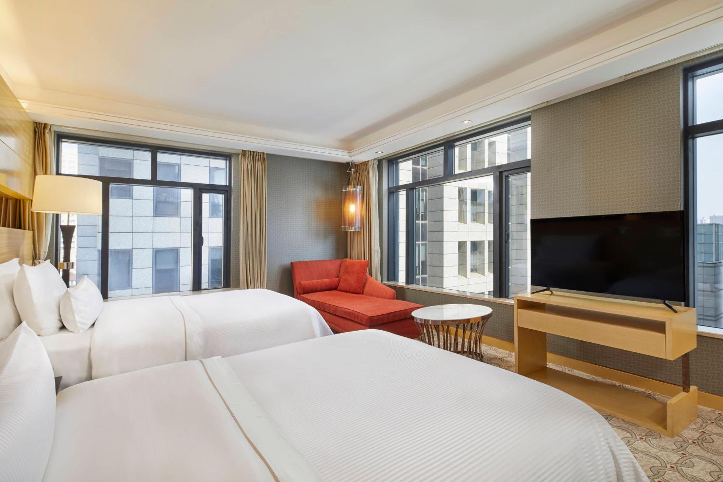 Grand Deluxe Twin Room