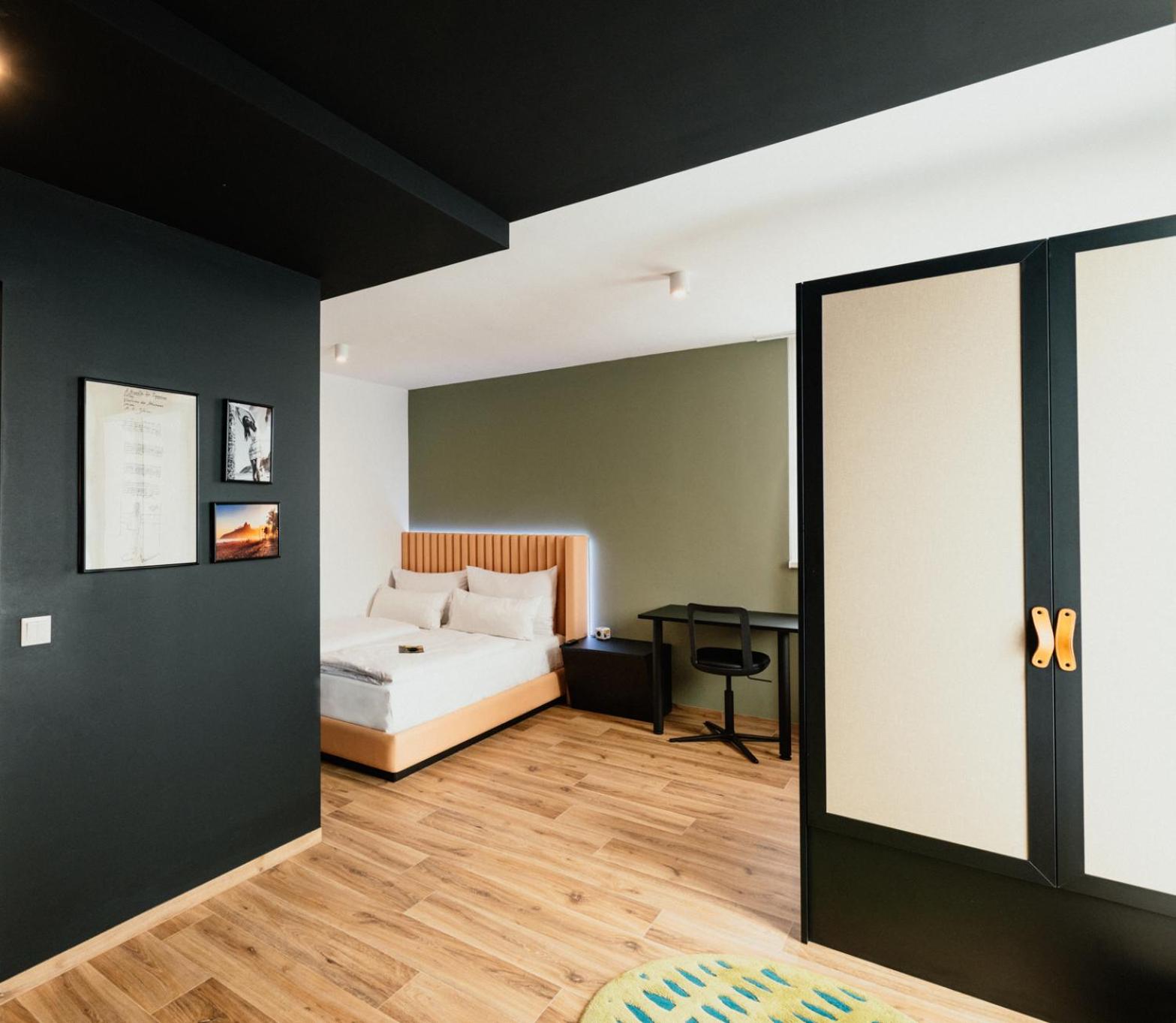 Deluxe Double Studio